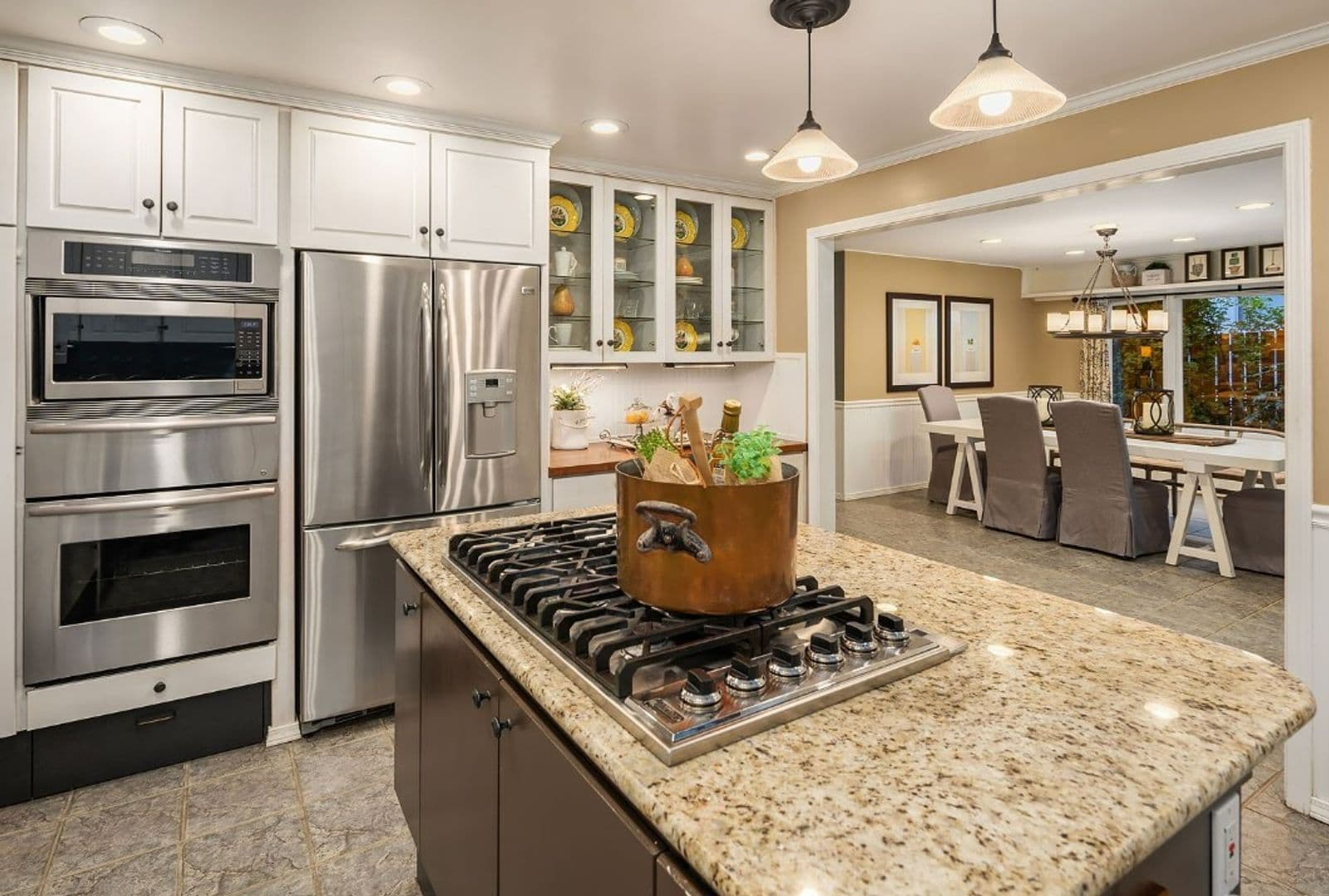 Medina House: 2647 80th Ave NE