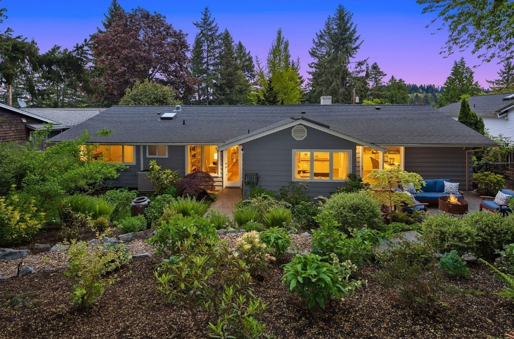 Medina House: 2647 80th Ave NE