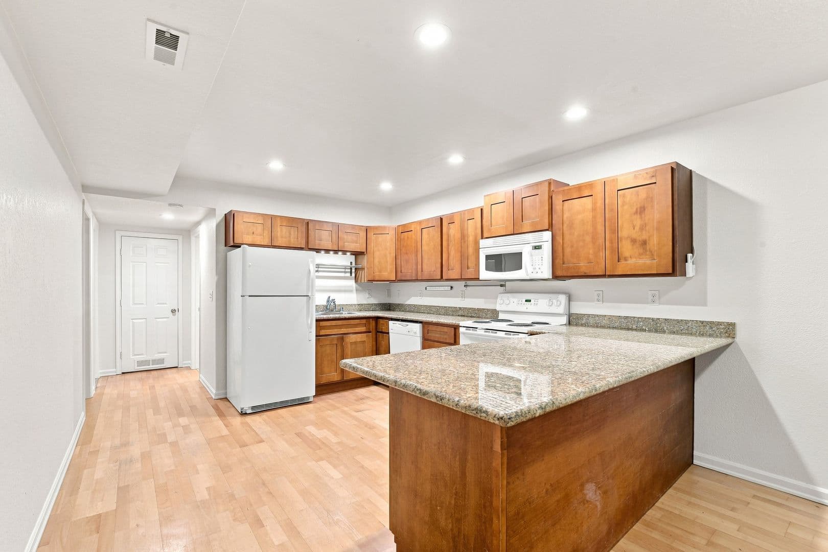 Sammamish Condo: 1218 209th Avenue NE #B