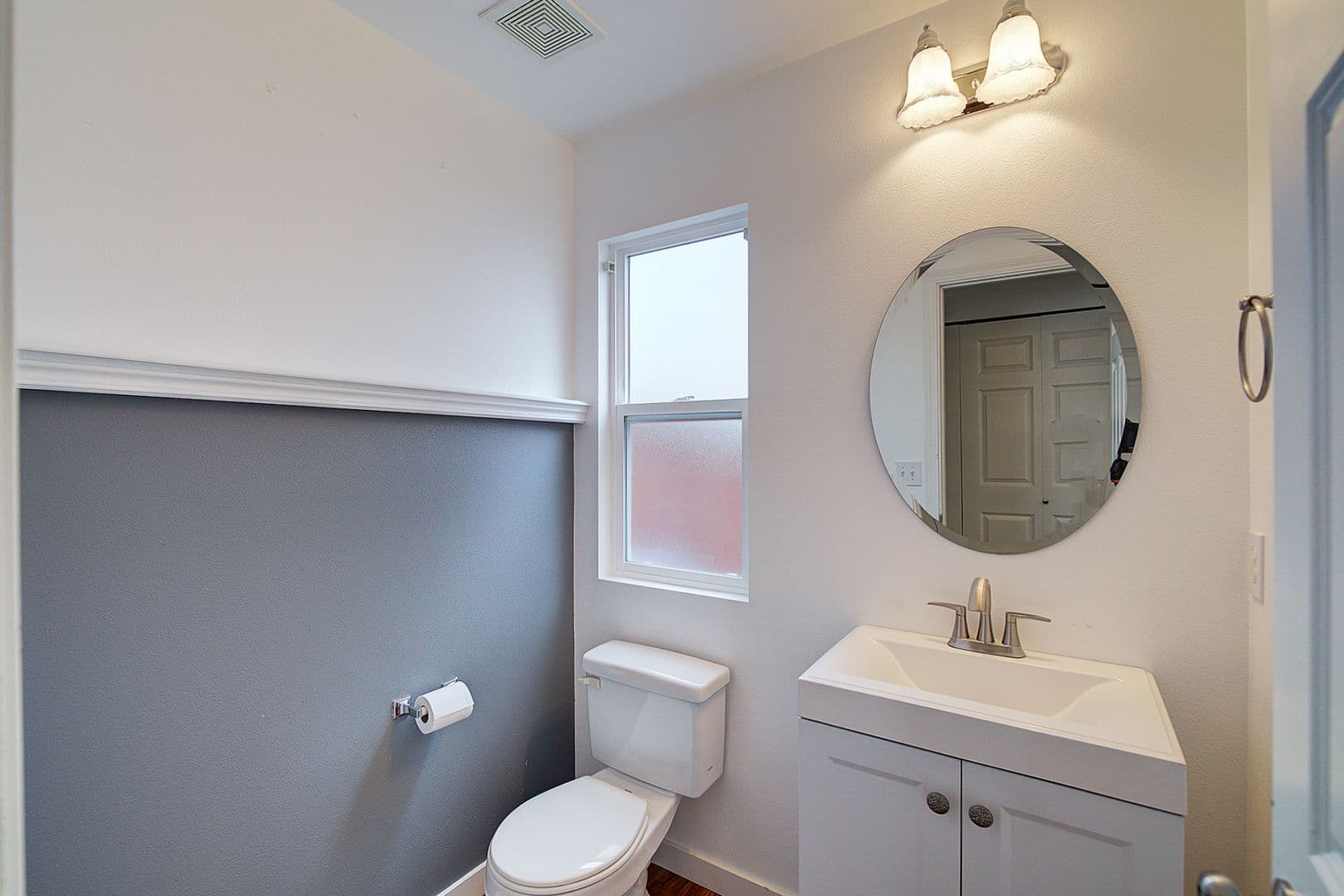 Everett House: 4919 148th Place SE