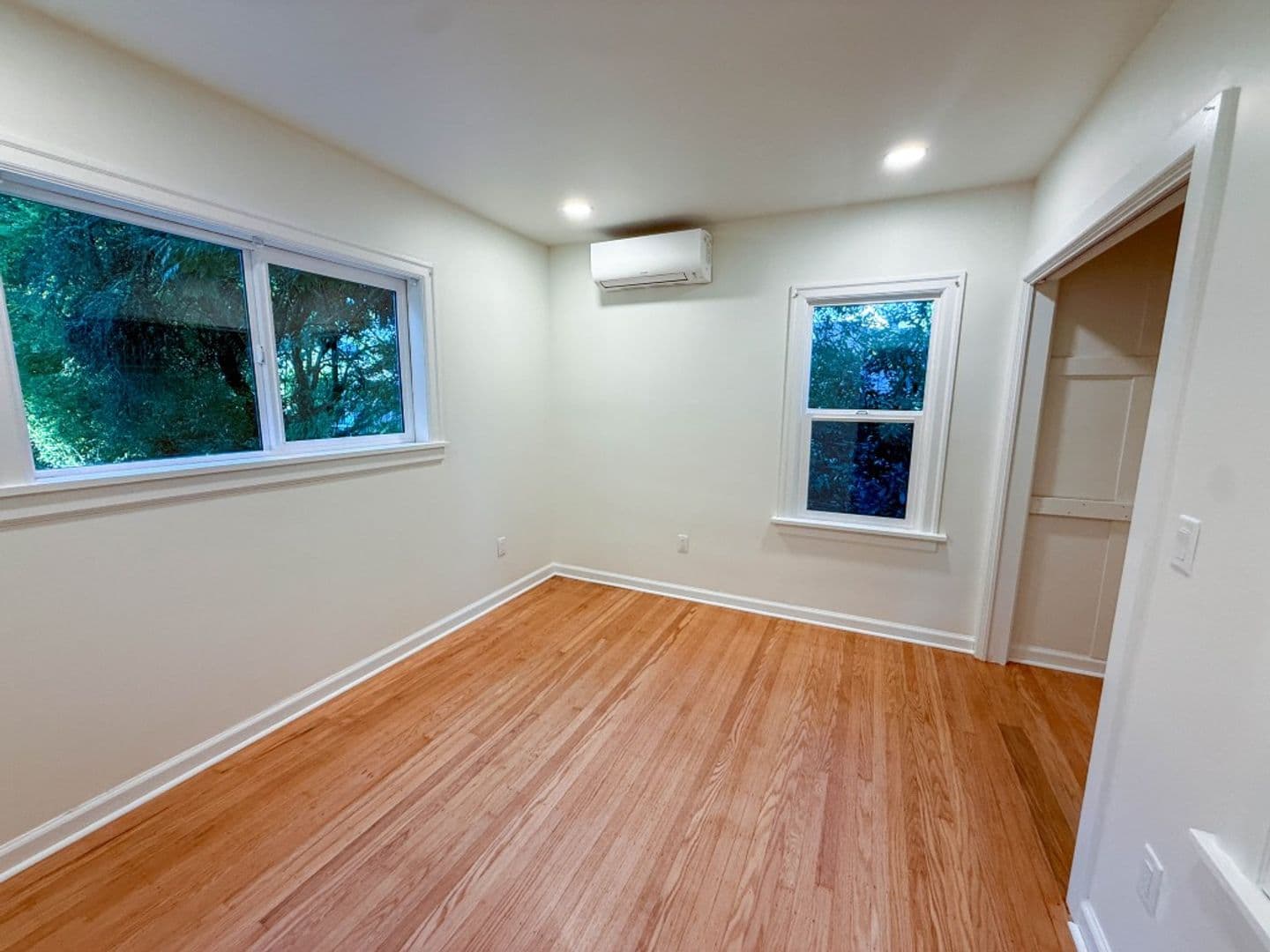 Shoreline House: 641 NW 180th St
