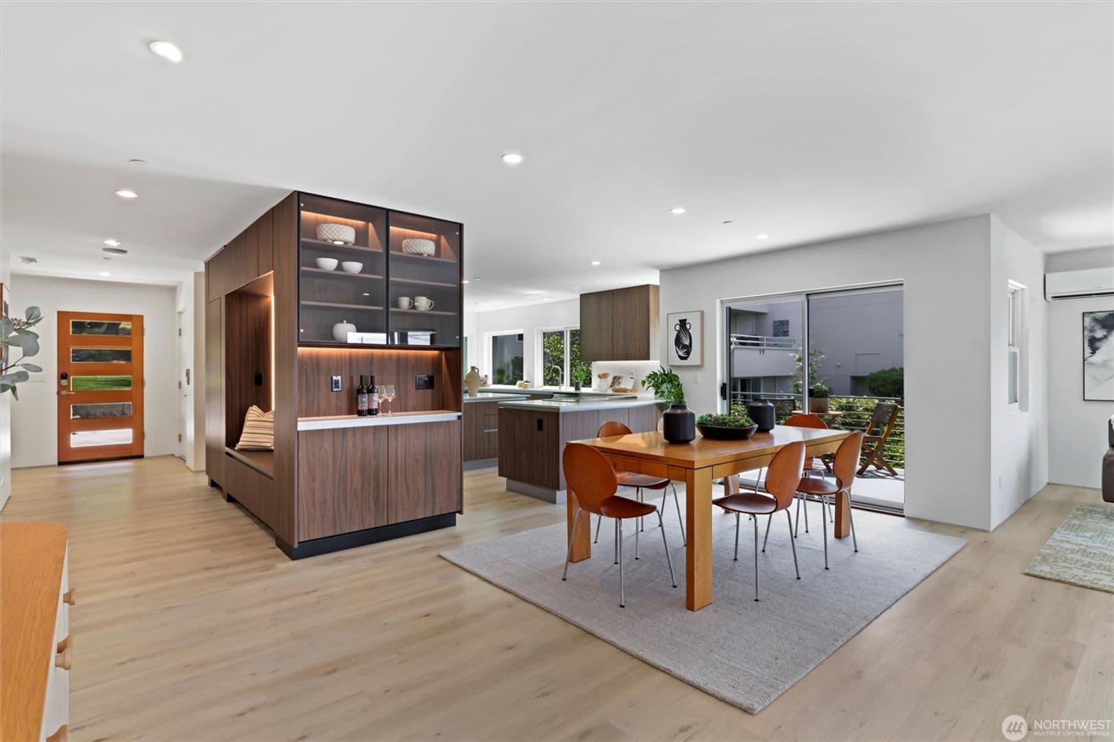 Kirkland House: 6304 Lakeview Drive