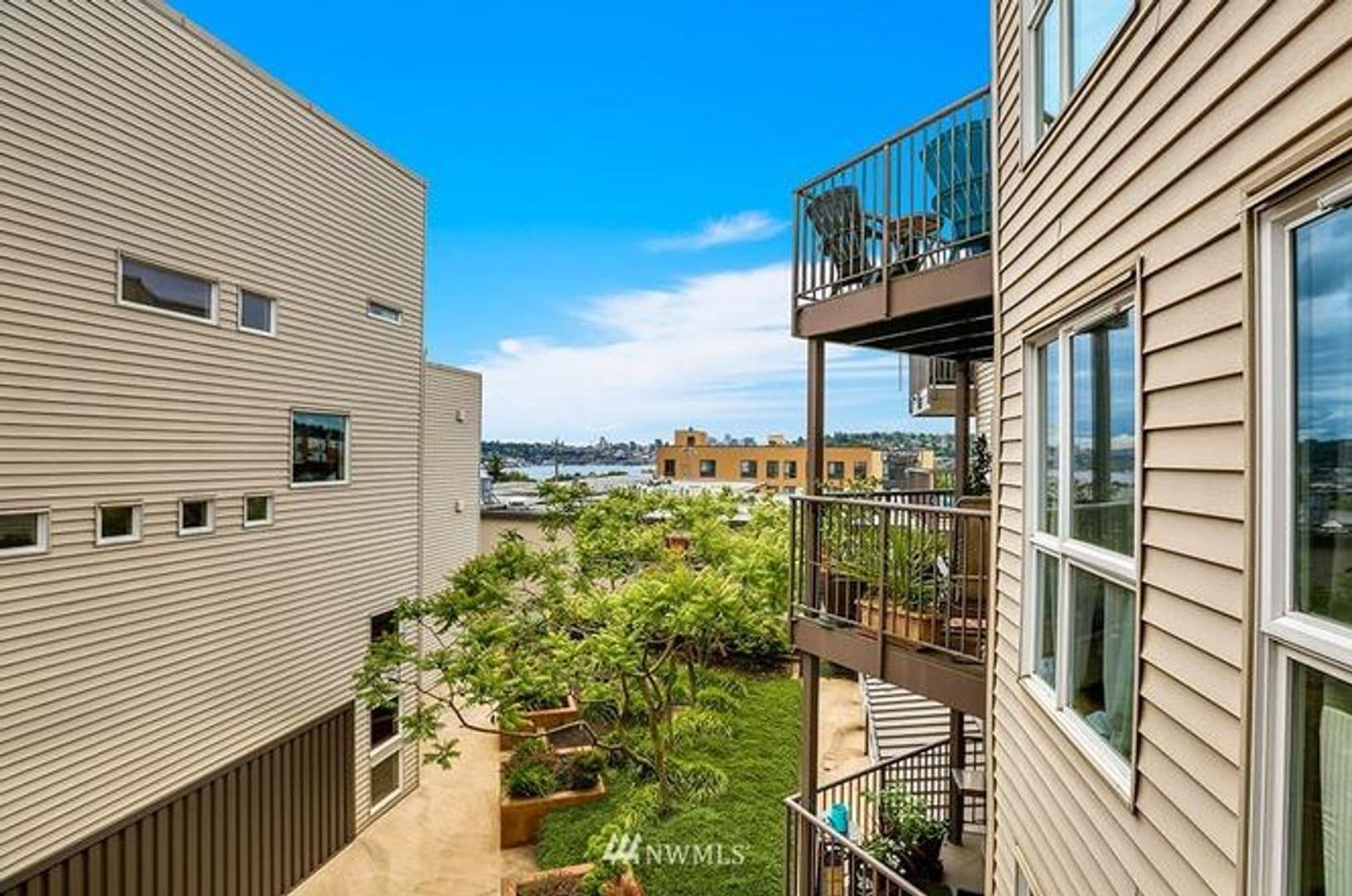 Seattle Condo: 4020 Aurora Ave N #303