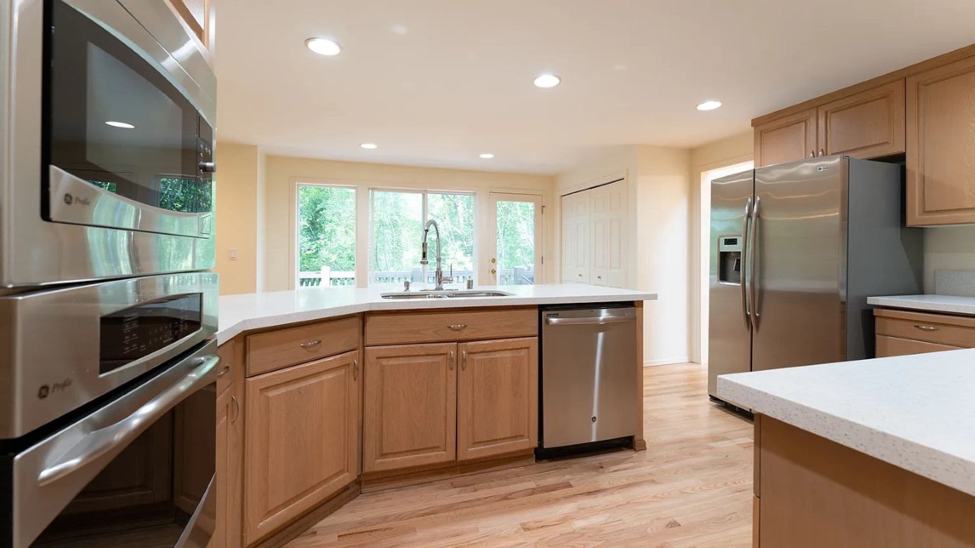 Bellevue House: 16410 SE 56th Place