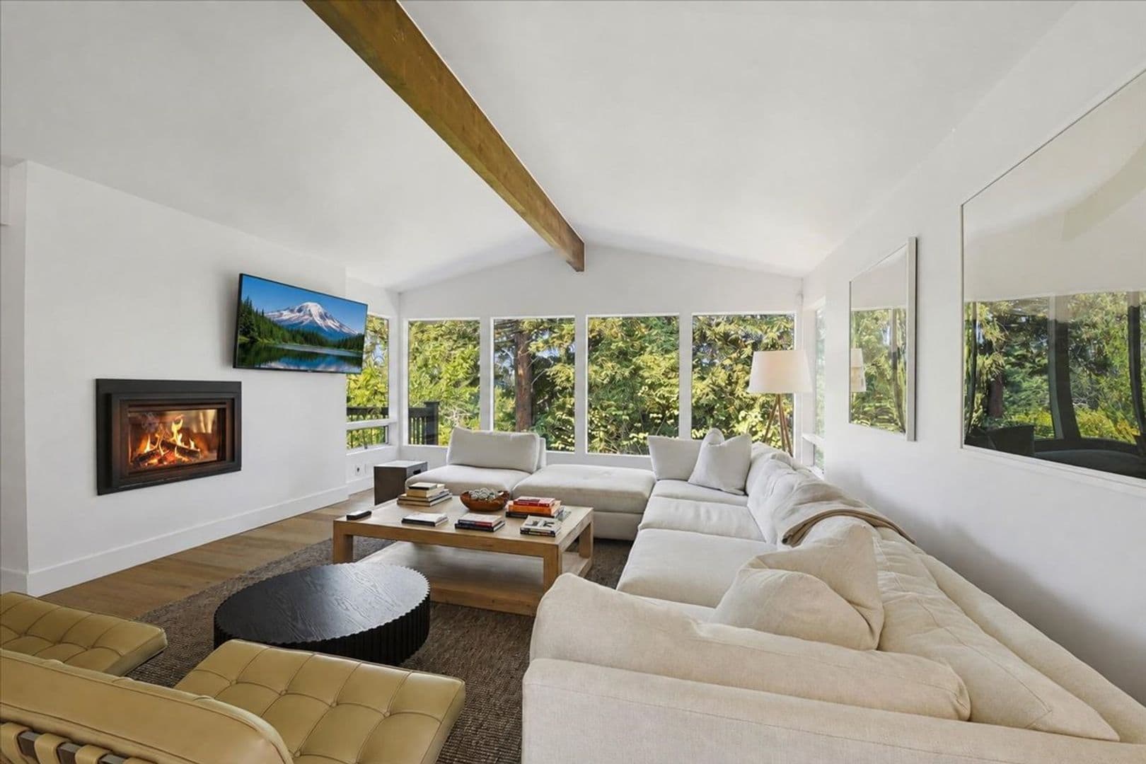 Medina House: 631 84th Avenue NE