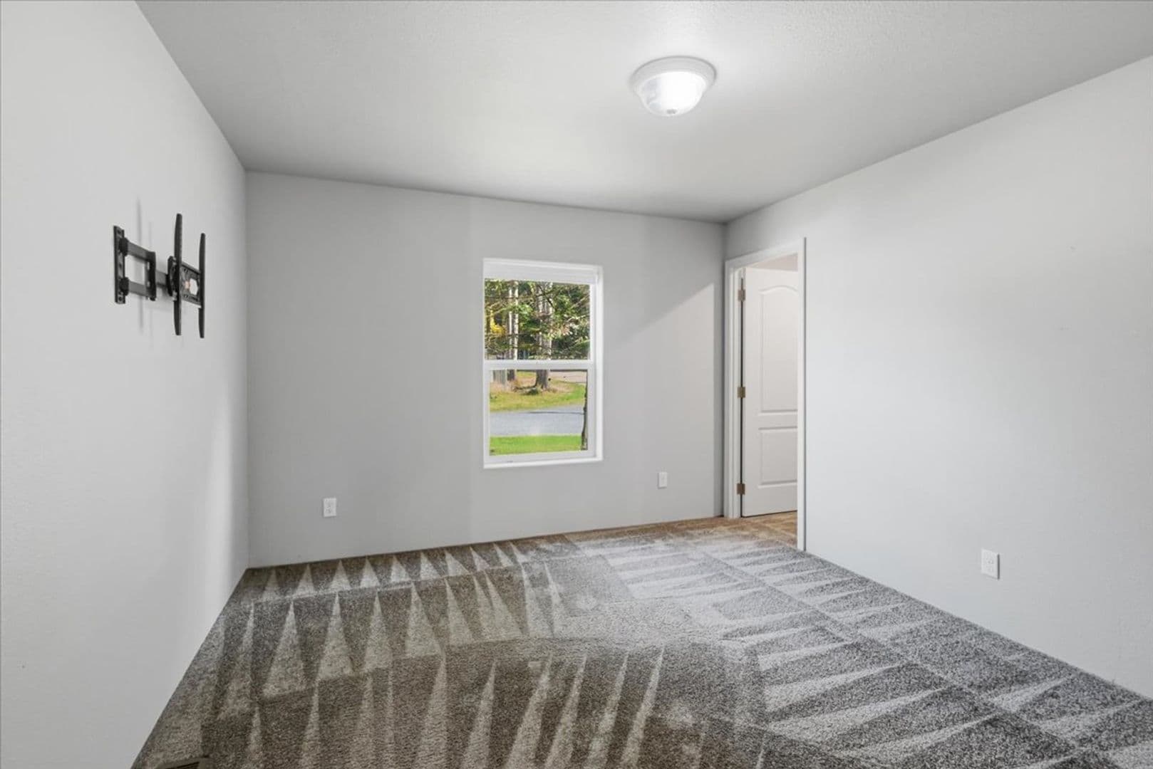 Granite Falls House: 13012 View Place