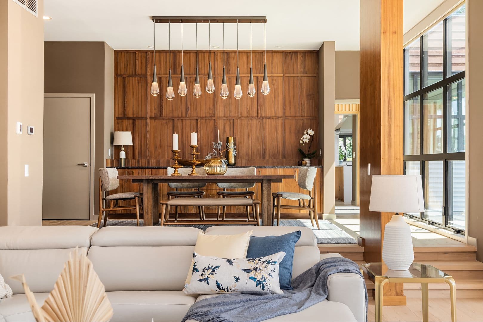Mercer Island House: 3840 E Mercer Way