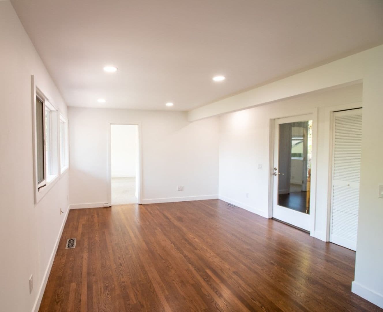 Mercer Island House: 7255 East Mercer Way