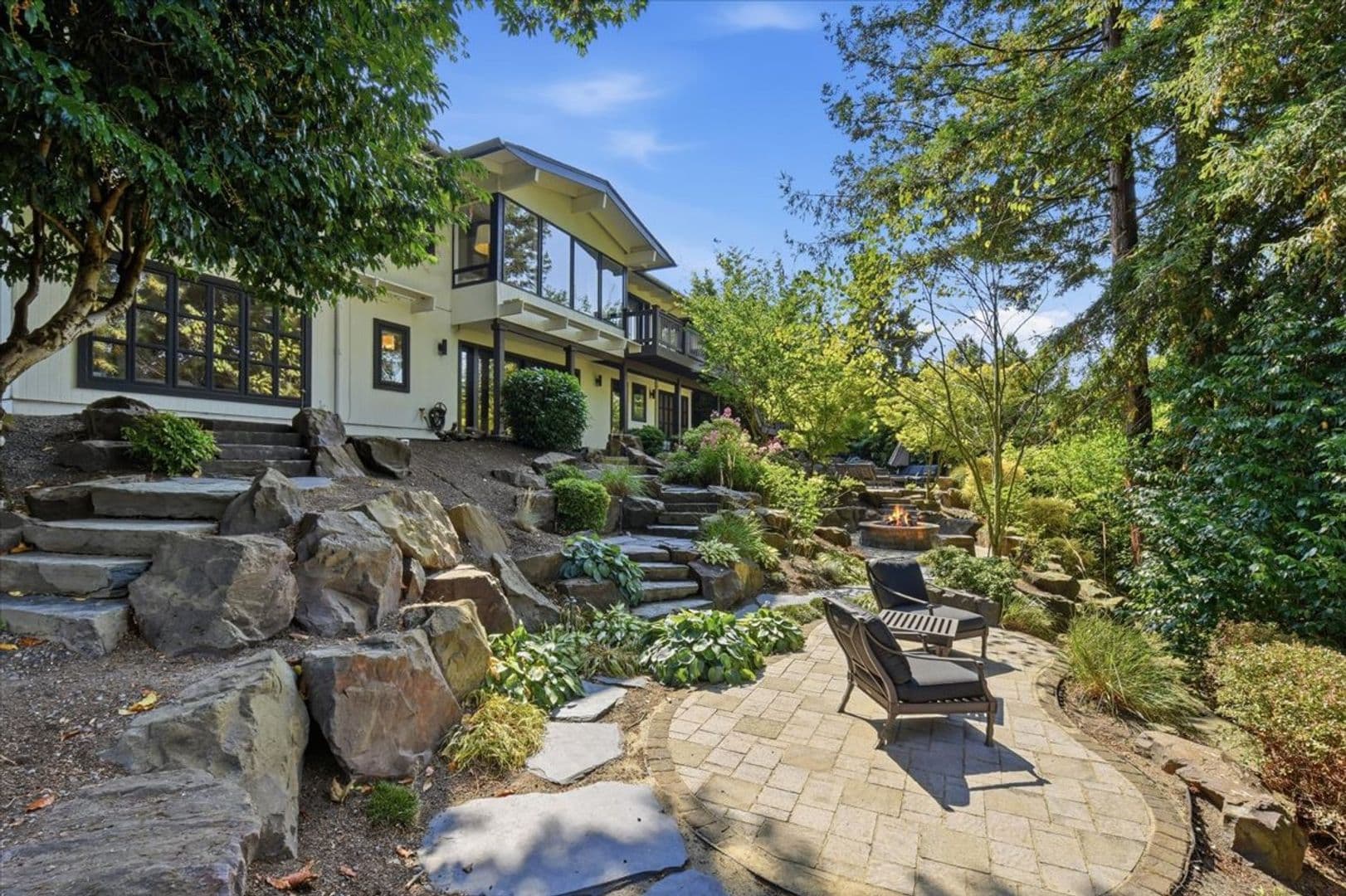 Medina House: 631 84th Avenue NE