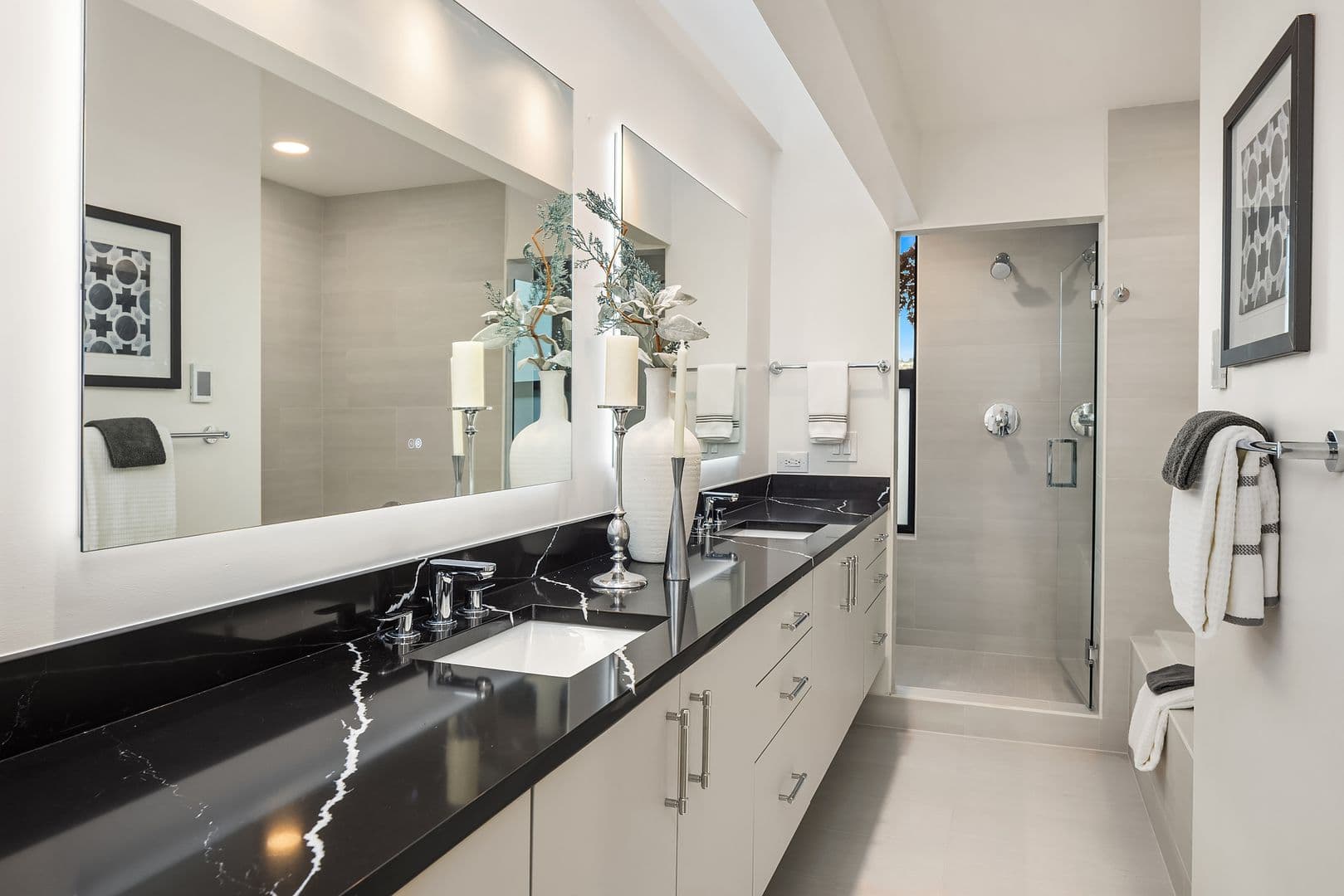 Mercer Island House: 3840 E Mercer Way
