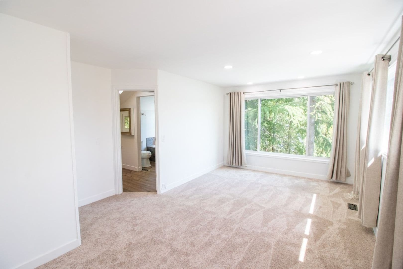 Mercer Island House: 7255 East Mercer Way