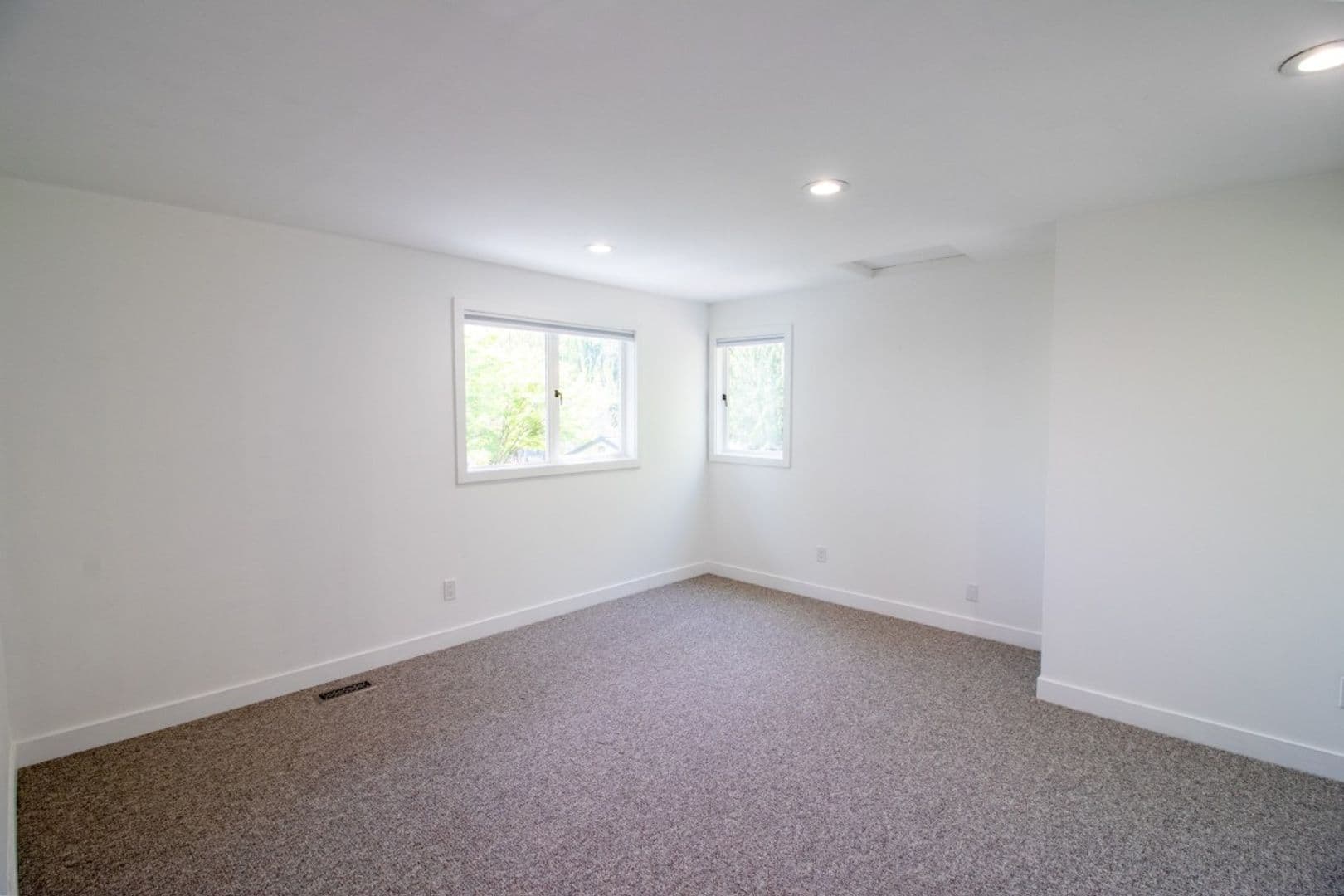 Mercer Island House: 7255 East Mercer Way