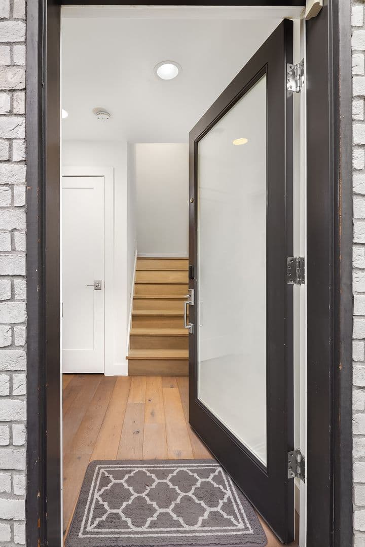 Seattle Townhome: 119 18th Avenue E #A