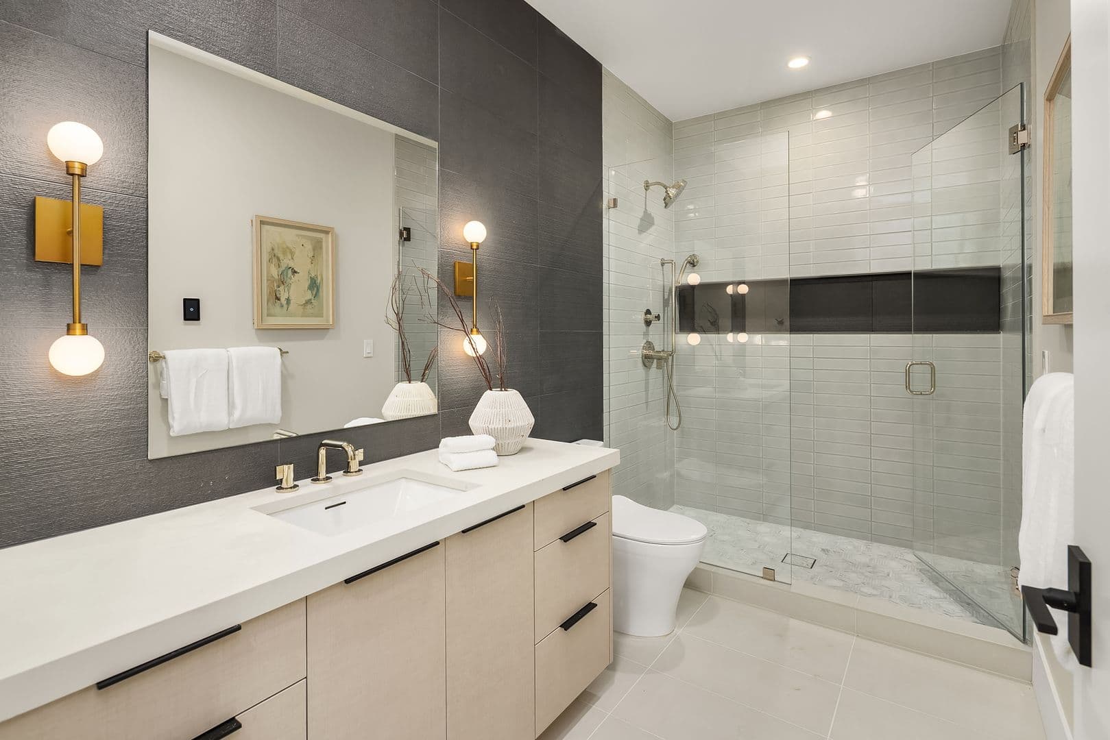Medina House: 2436 82nd Avenue NE