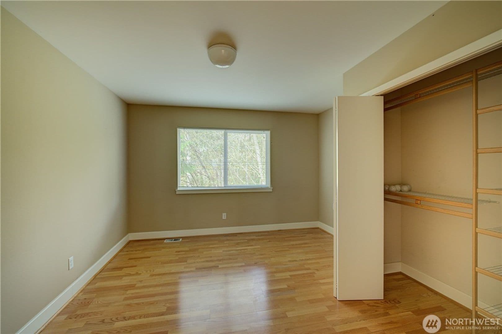 Kirkland House: 9425 110th Place NE