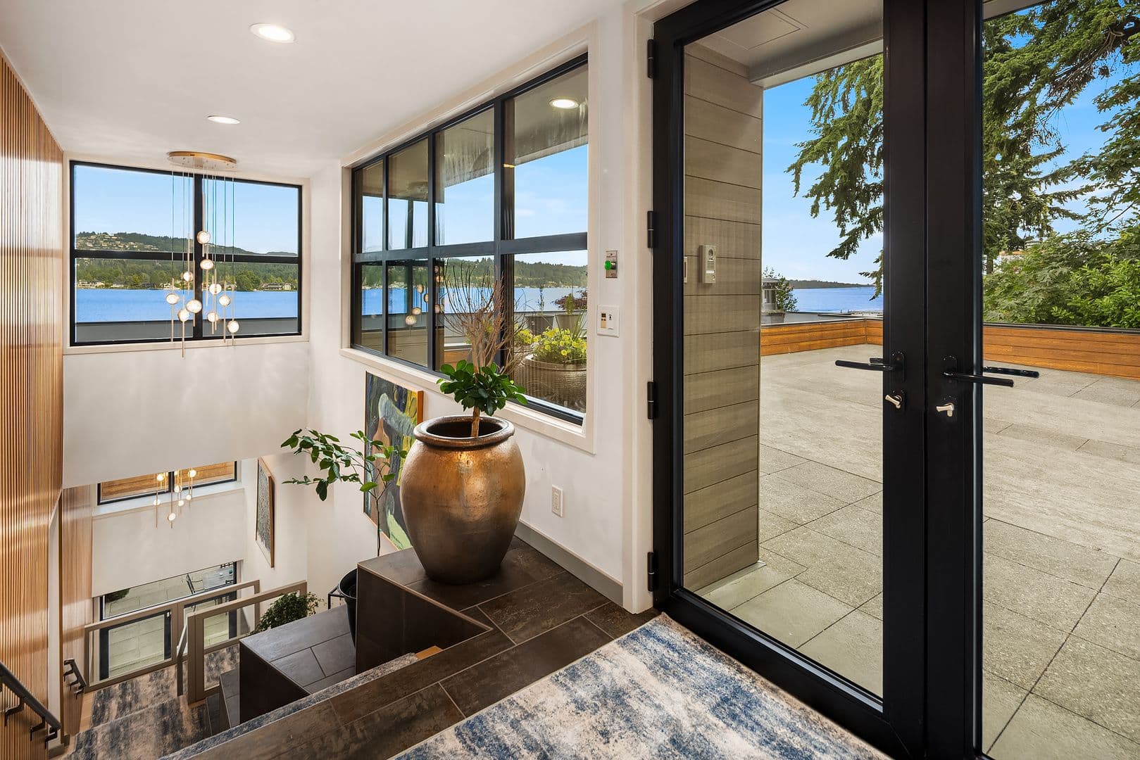 Mercer Island House: 3840 E Mercer Way