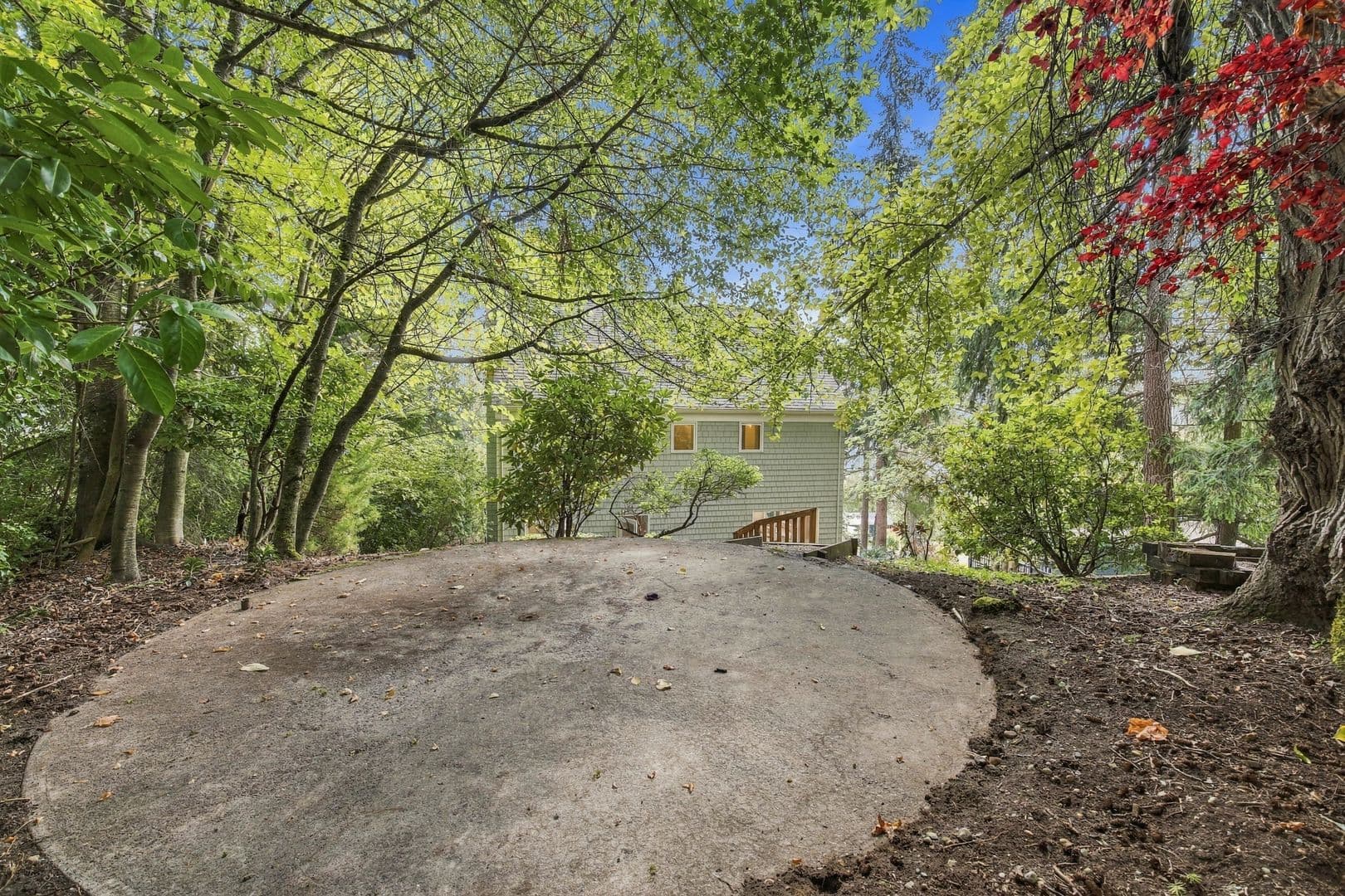 Mercer Island House: 8239 E Mercer Way