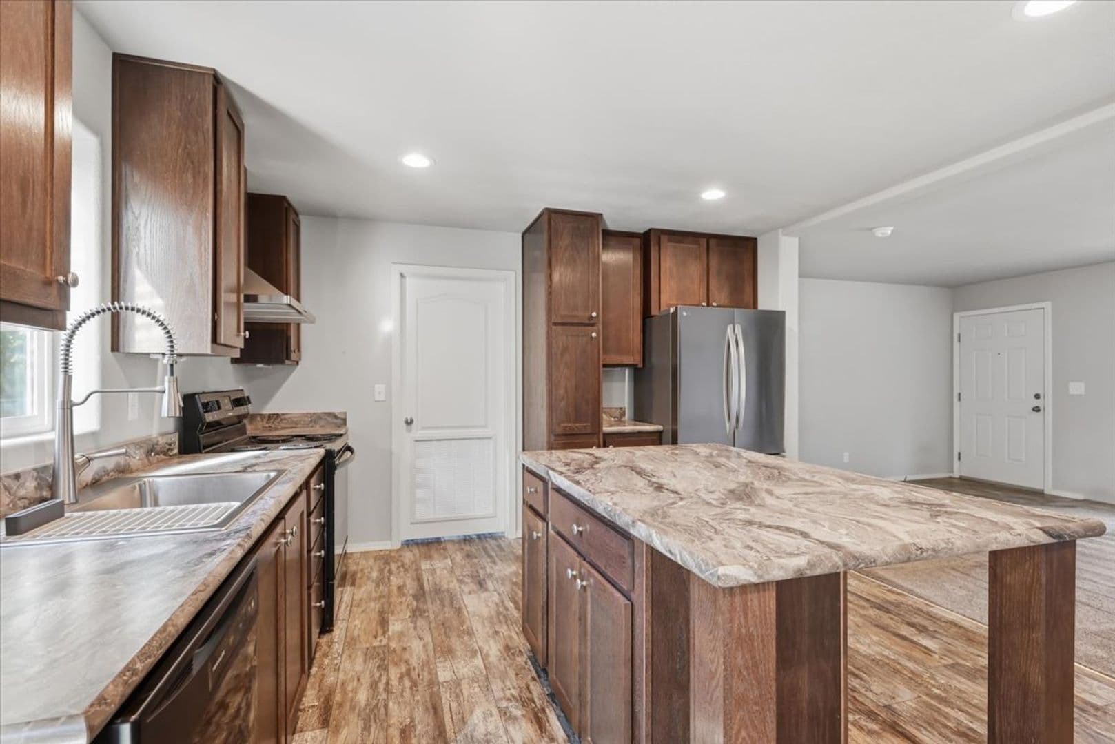 Granite Falls House: 13012 View Place