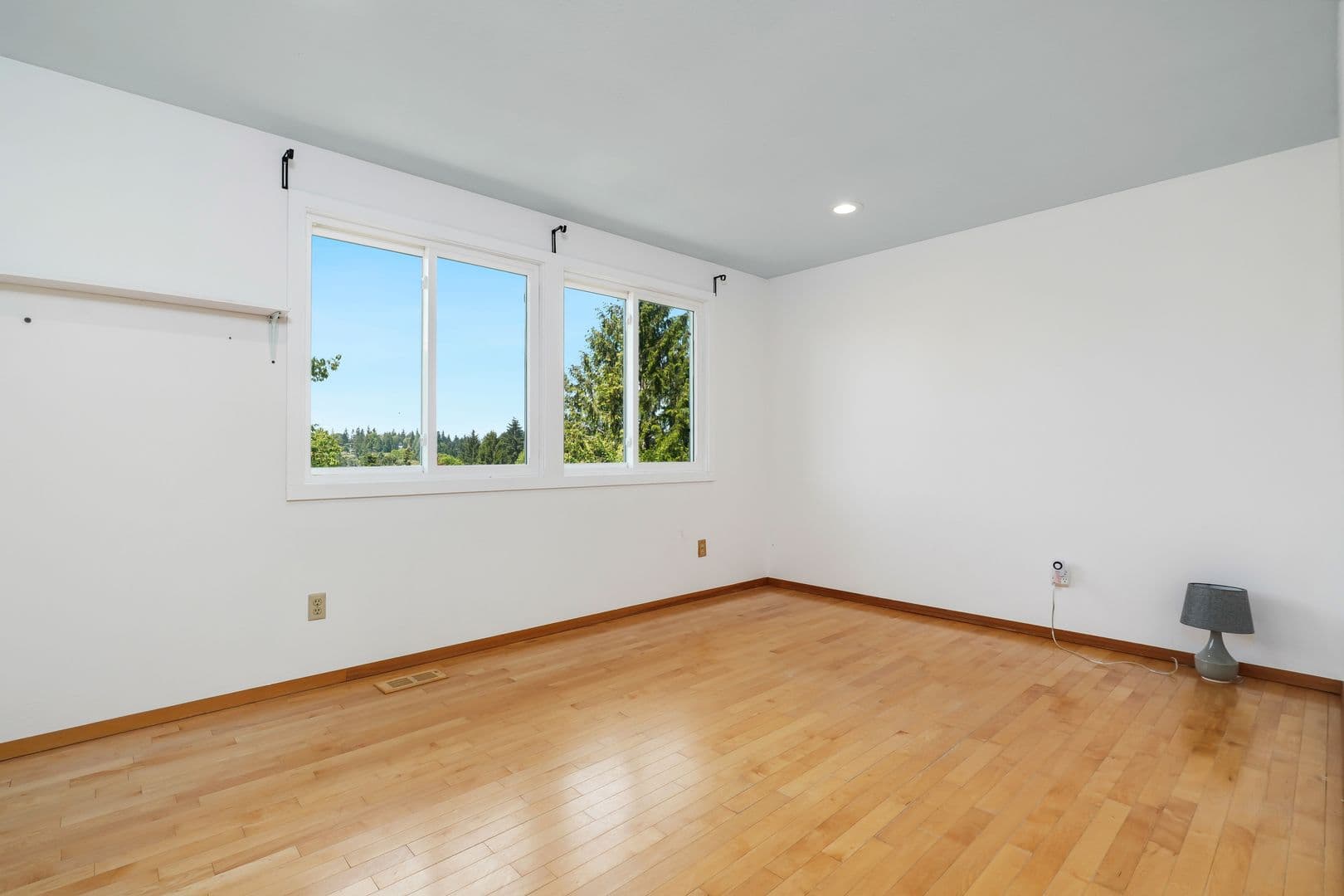 Clyde Hill House: 8808 NE 14th Street