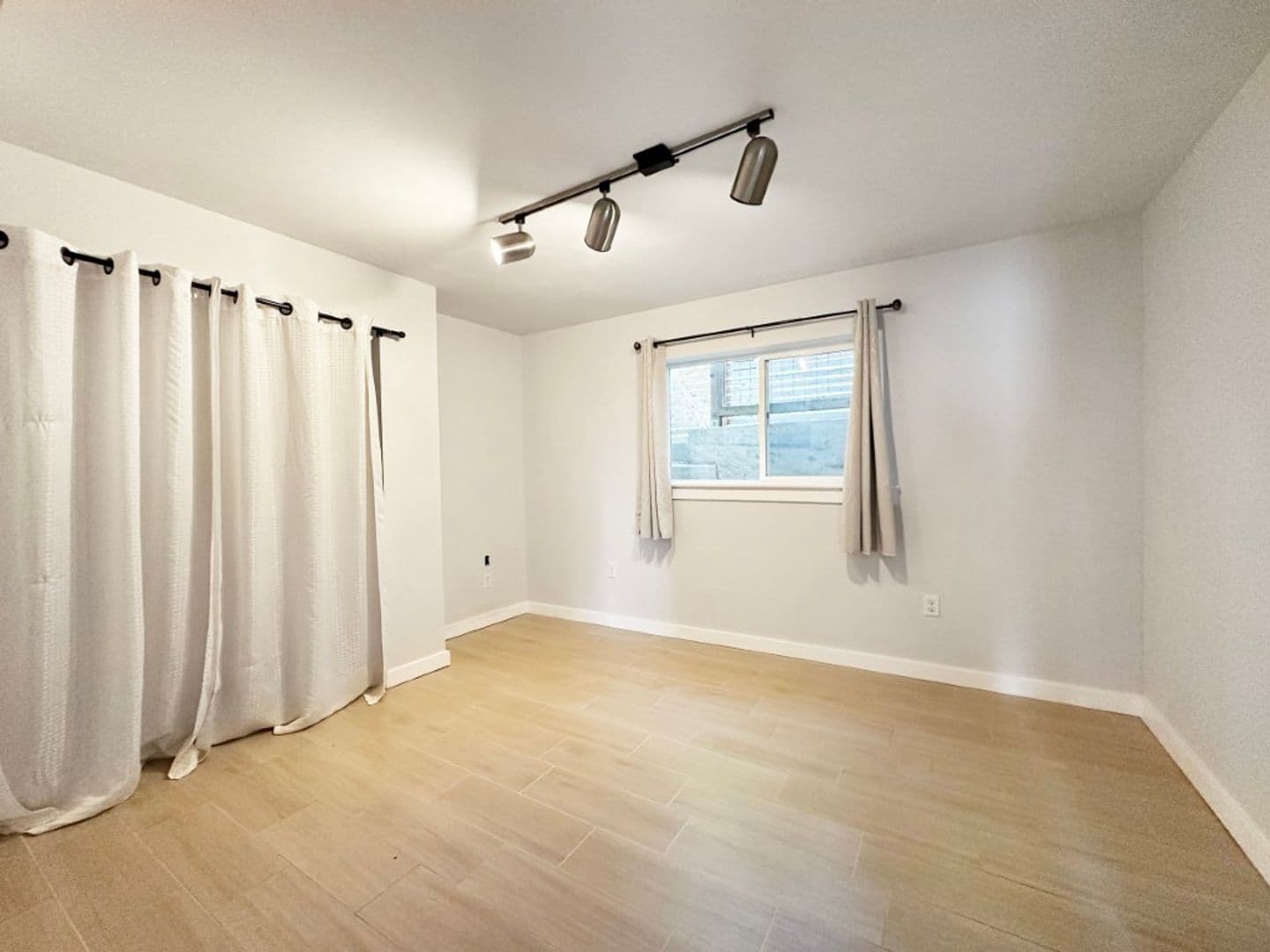 Seattle House: 300 NW 47th Street (ADU)