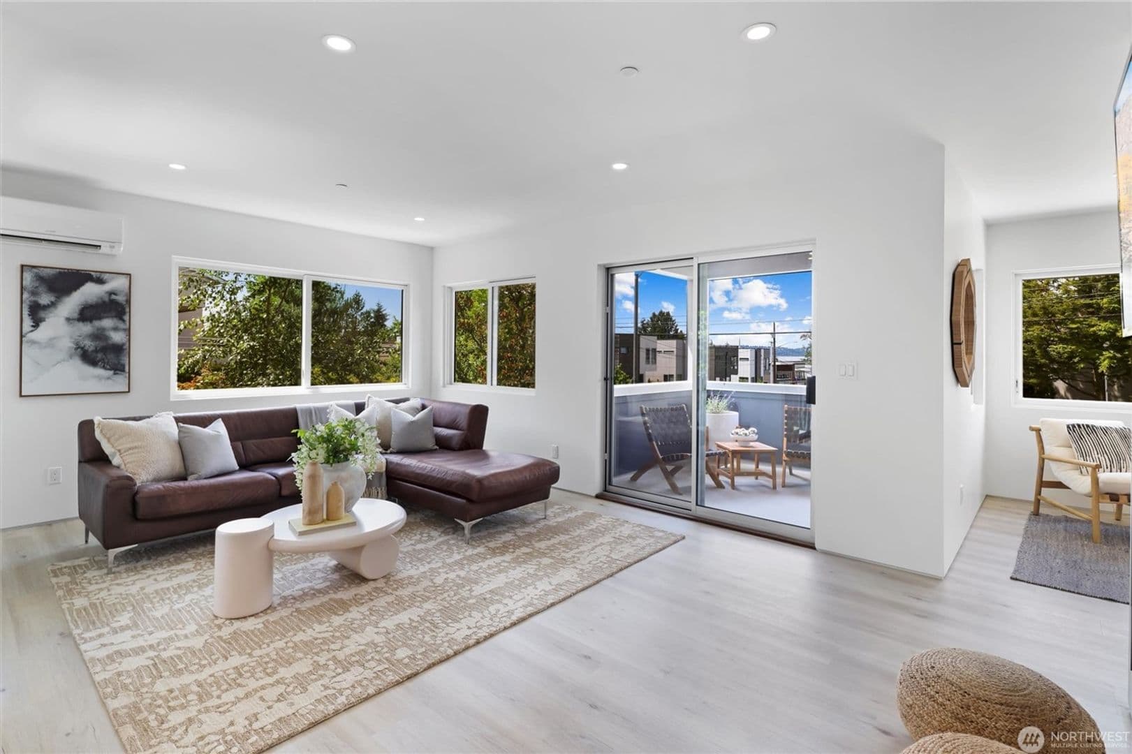 Kirkland House: 6304 Lakeview Drive