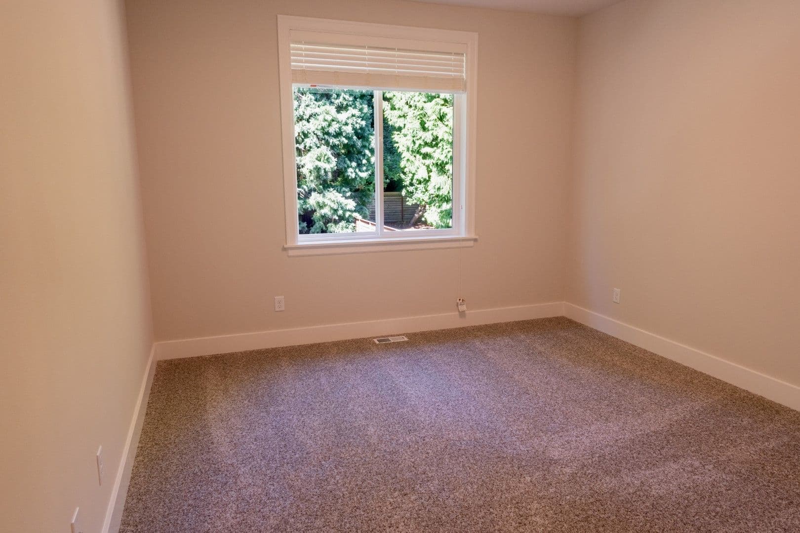 Kirkland House: 10420 NE 112th St