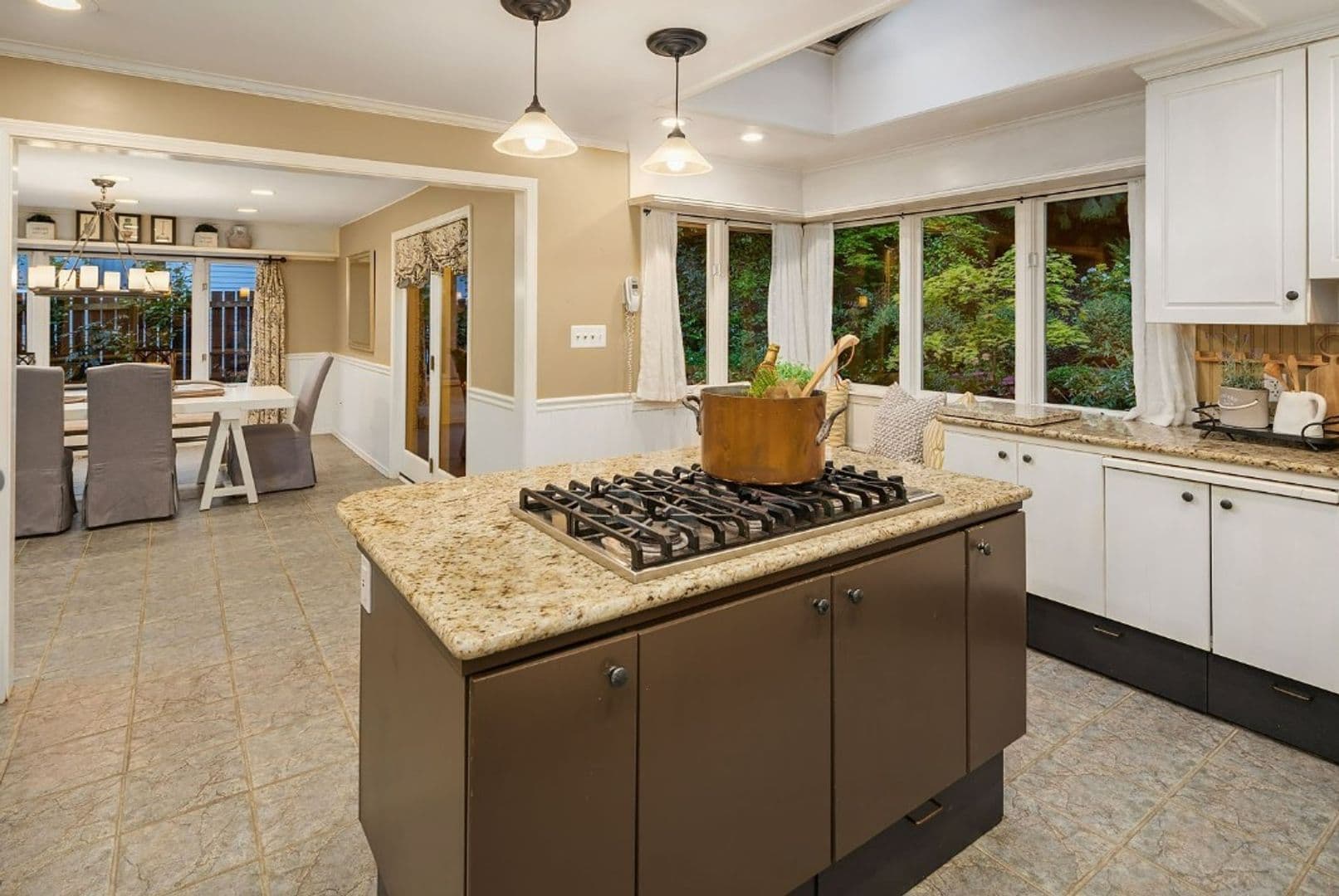 Medina House: 2647 80th Ave NE