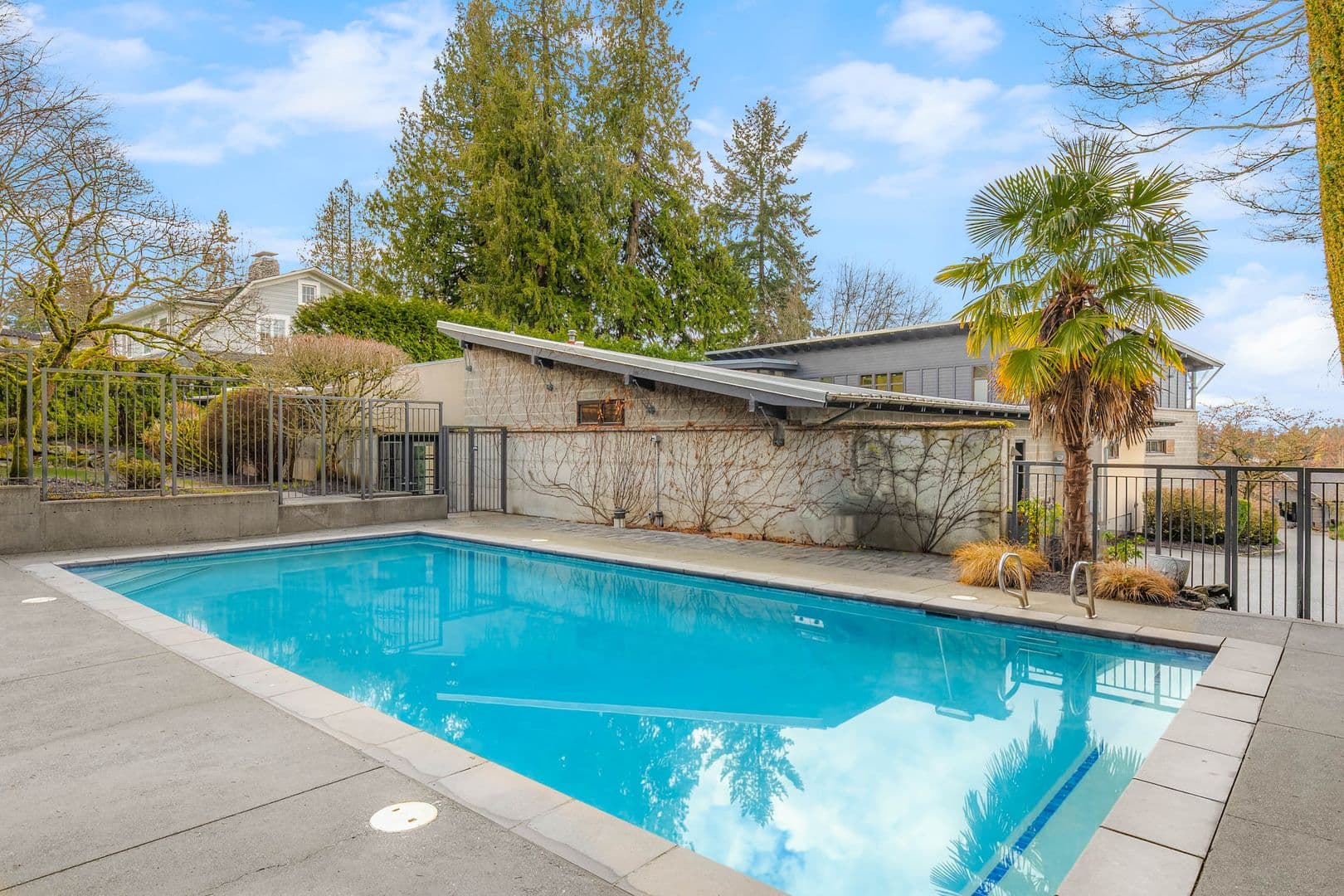 Yarrow Point House: 4218 92nd Avenue NE