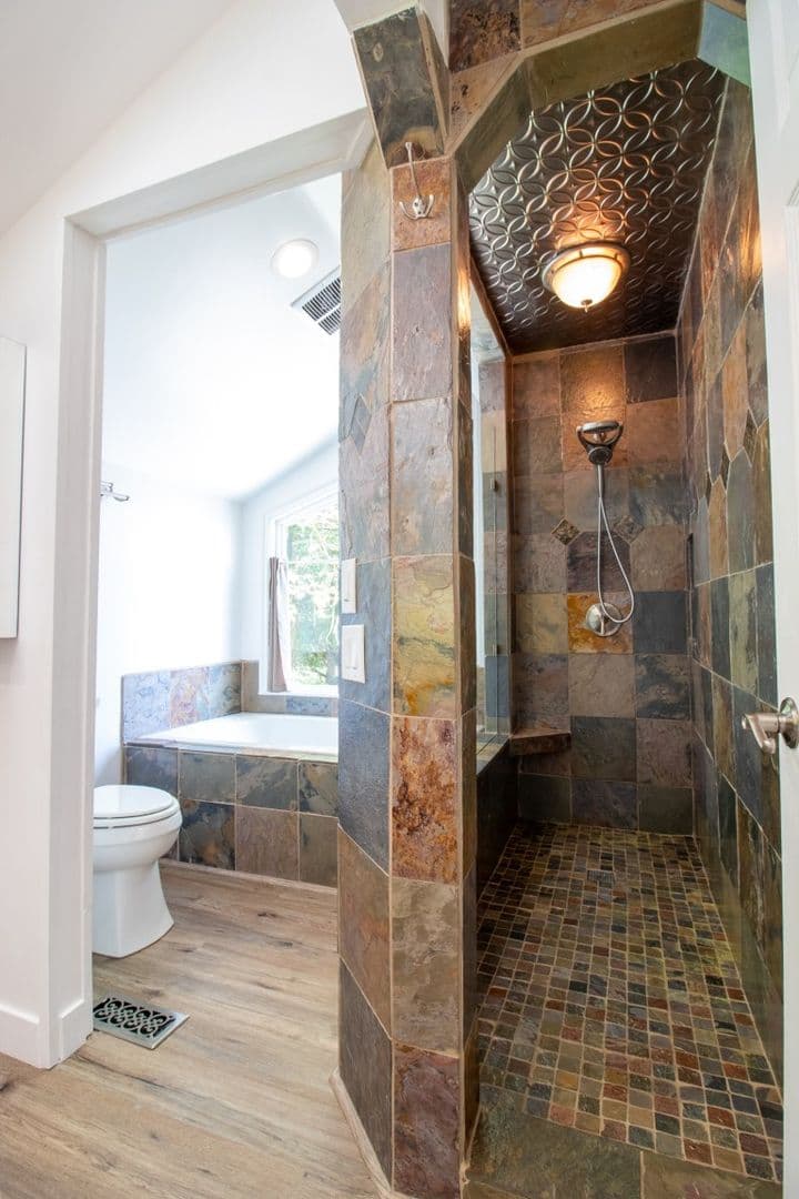 Mercer Island House: 7255 East Mercer Way