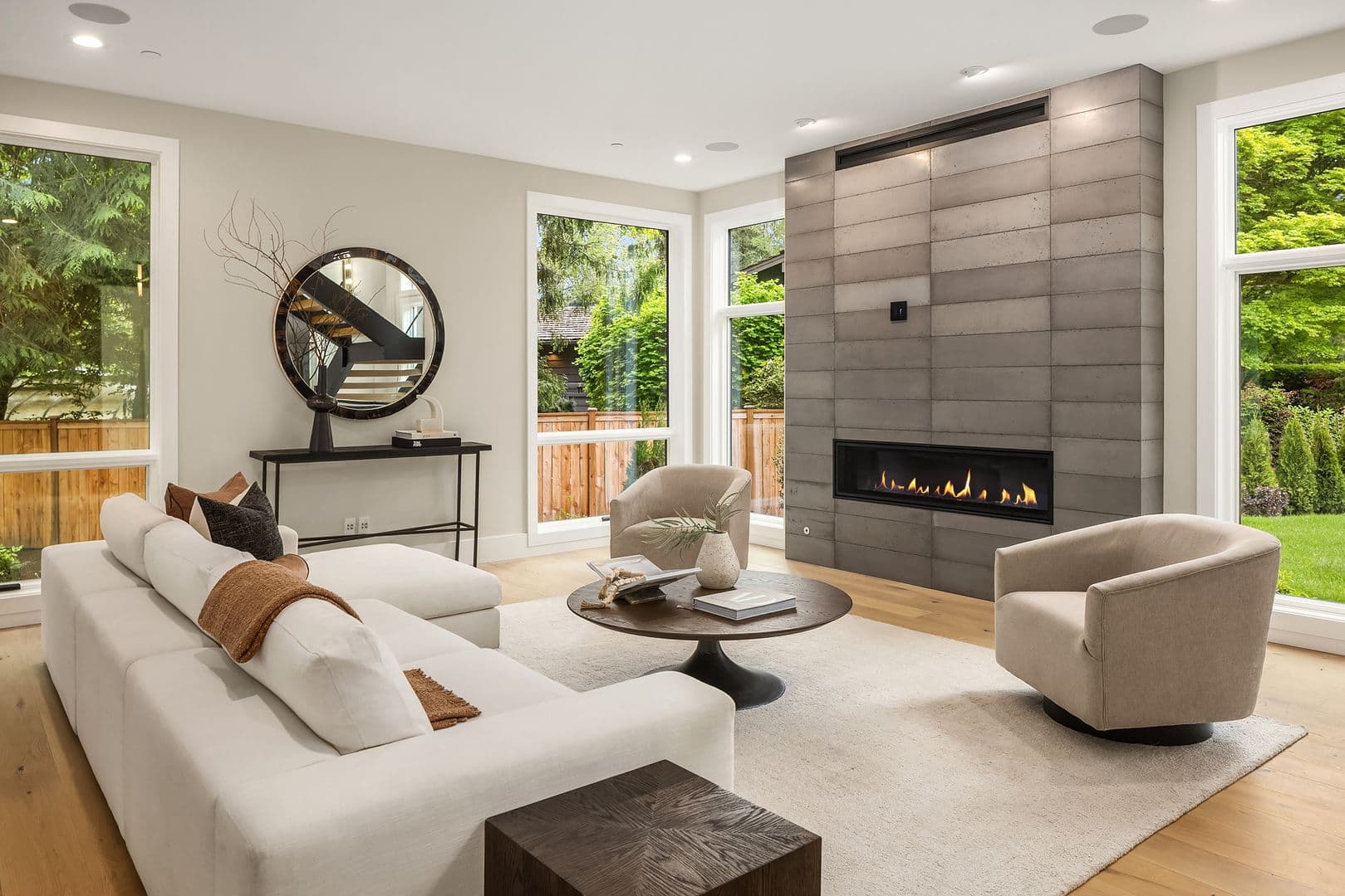 Medina House: 2436 82nd Avenue NE