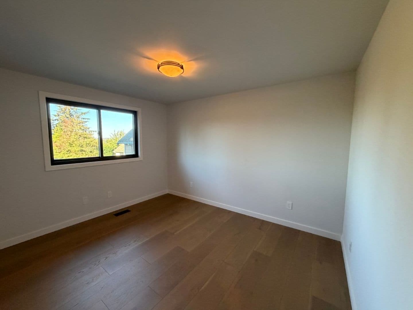 Kirkland House: 11721 NE 75th Place