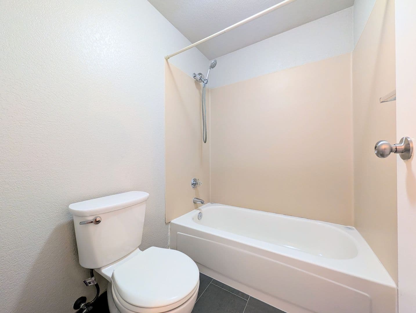 Mill Creek Condo: 15433 Country Club Dr #D304