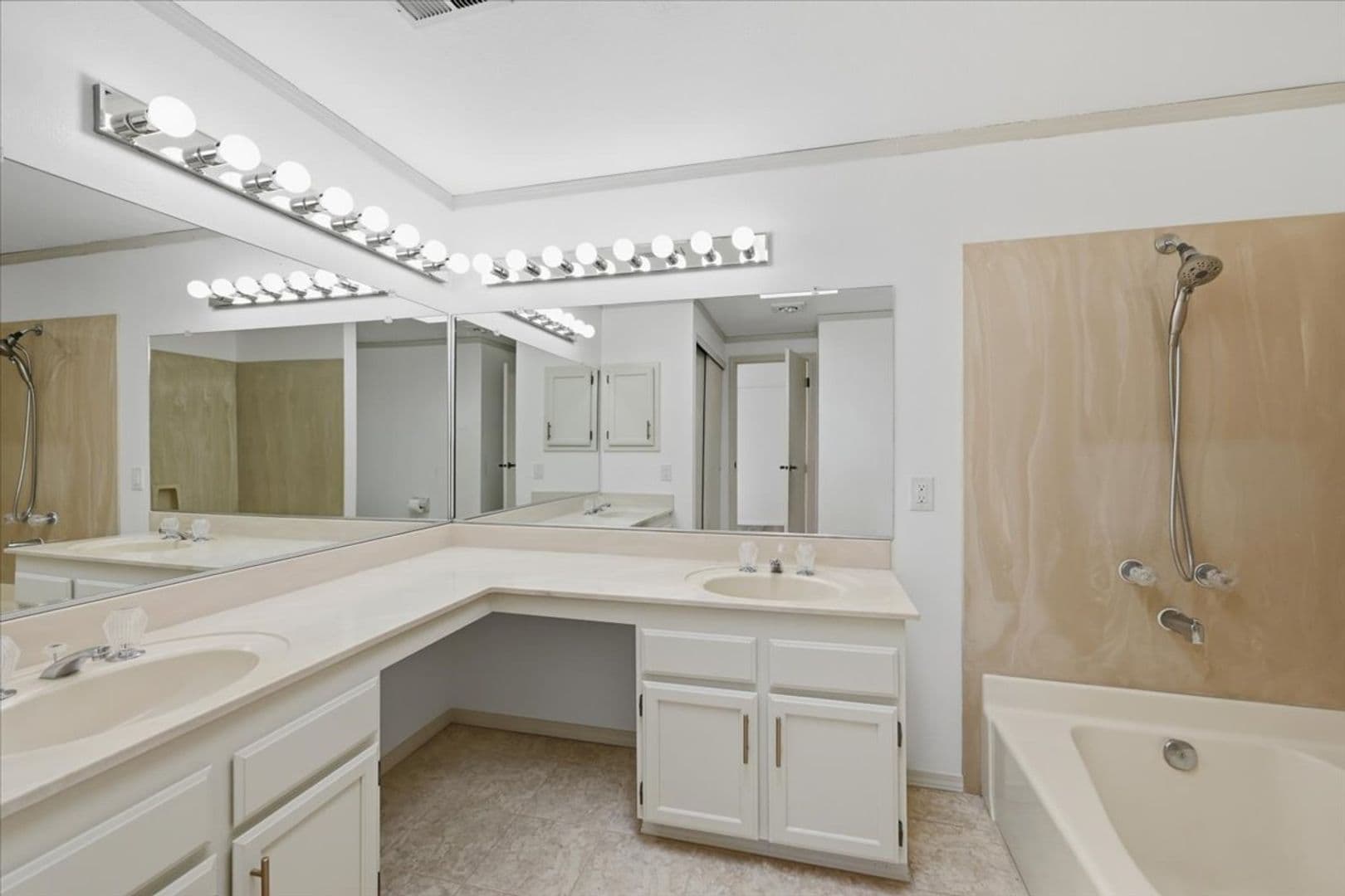 Mill Creek Condo: 16006 Village Green Drive #A