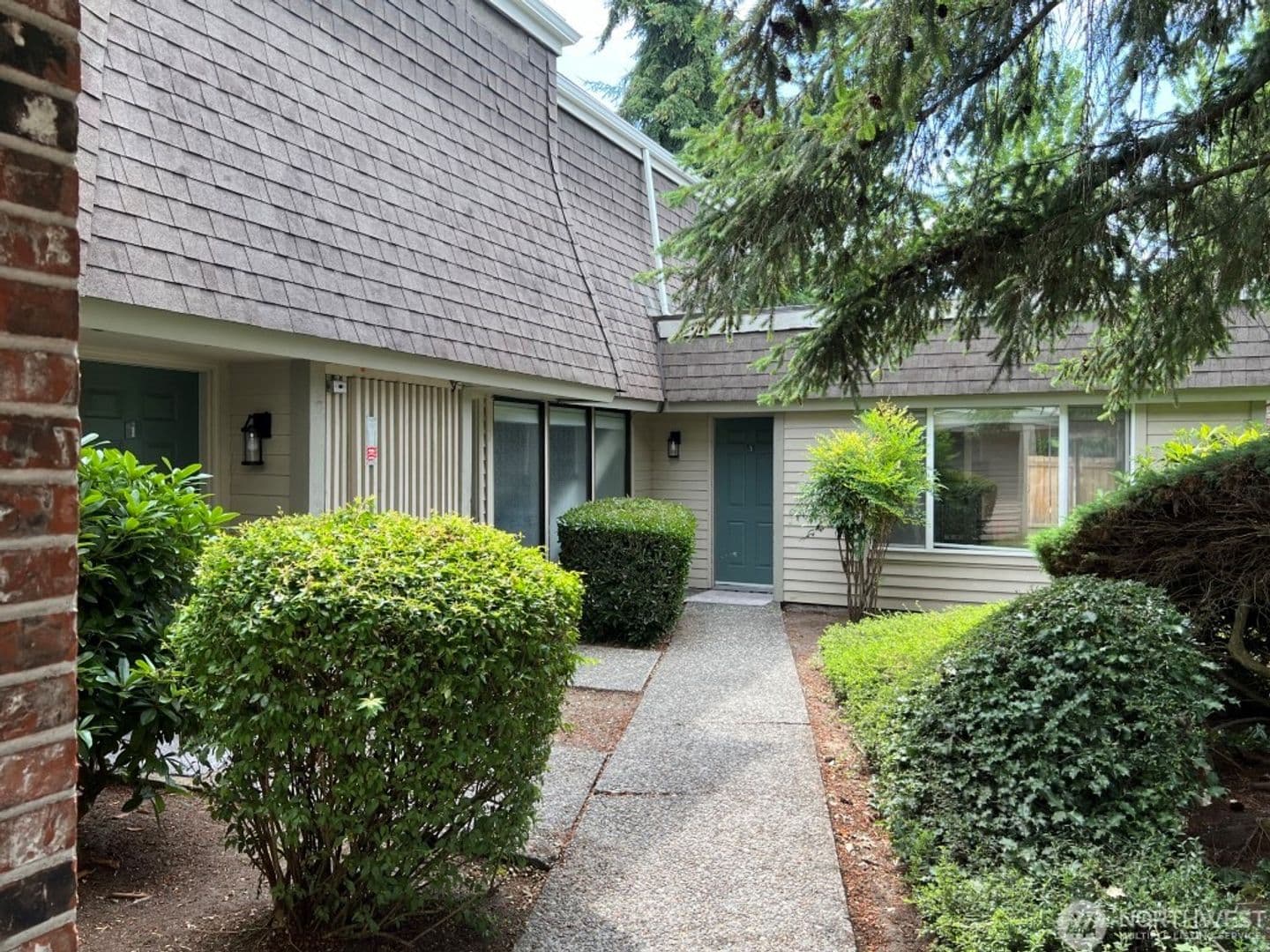 Bellevue Apartment: 14309 NE 7th Place