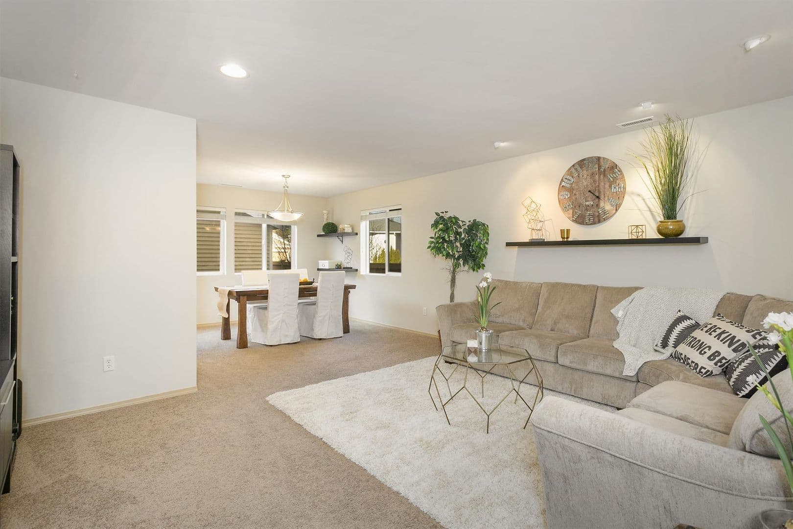 Snoqualmie House: 36518 SE Woody Creek Lane