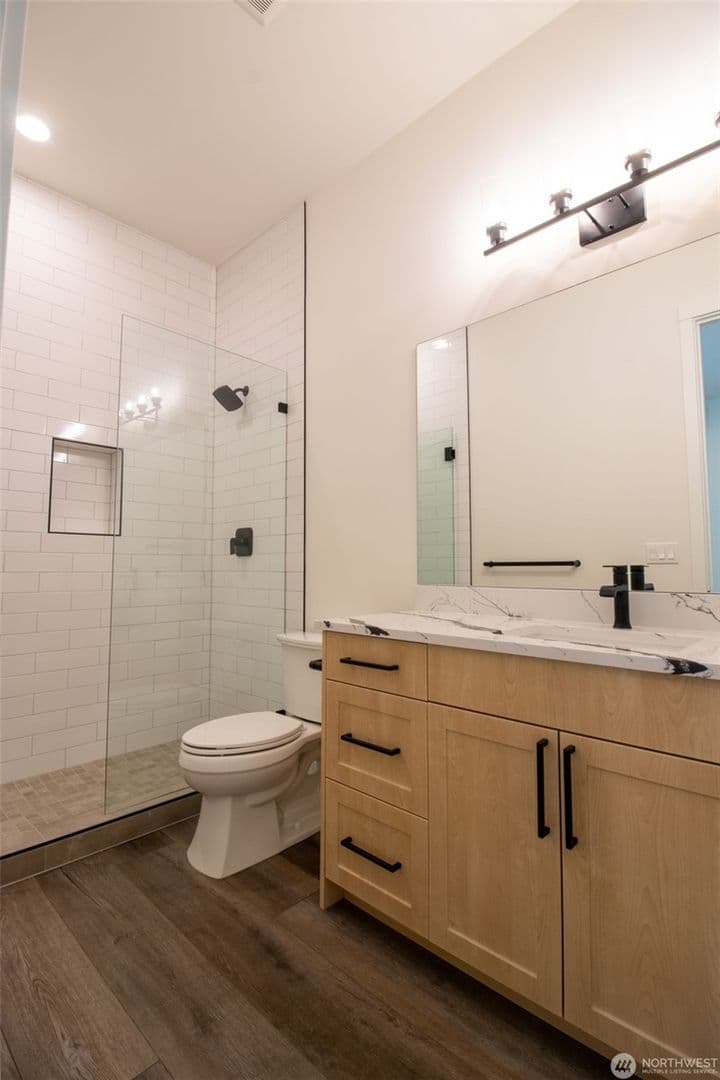 Redmond House: 7912 140th Avenue NE