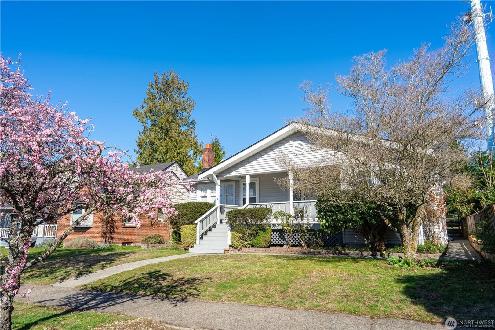 Seattle House: 6910 37th Ave SW