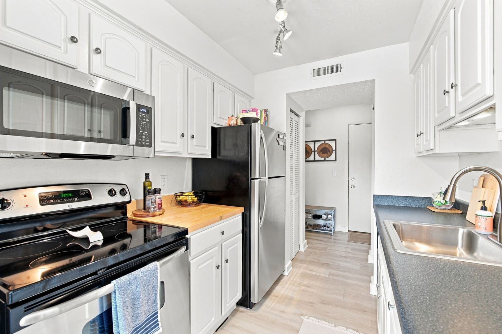 Kirkland Condo: 9926 NE 116th Street #302