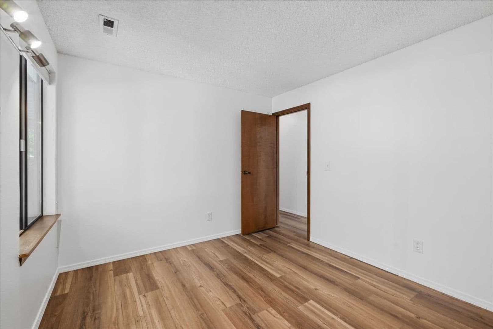 Mill Creek Condo: 16006 Village Green Drive #A