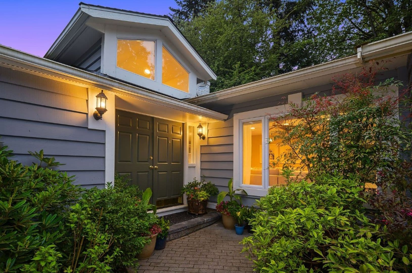 Medina House: 2647 80th Ave NE