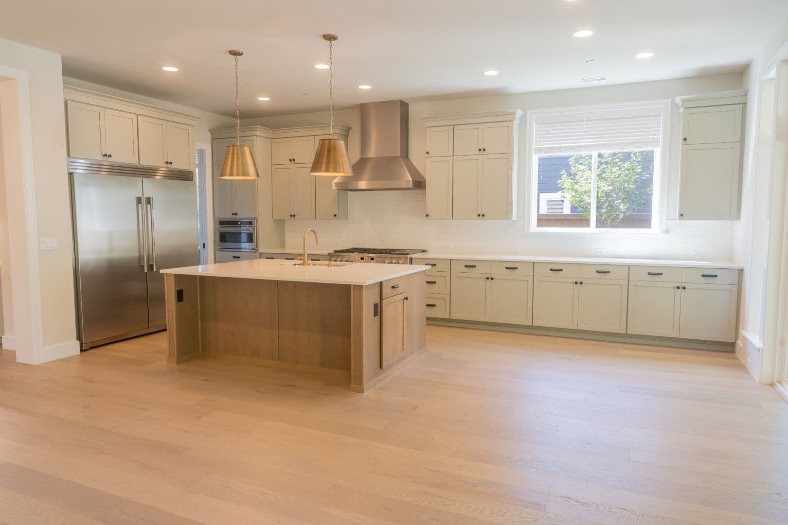 Kirkland House: 10420 NE 112th St