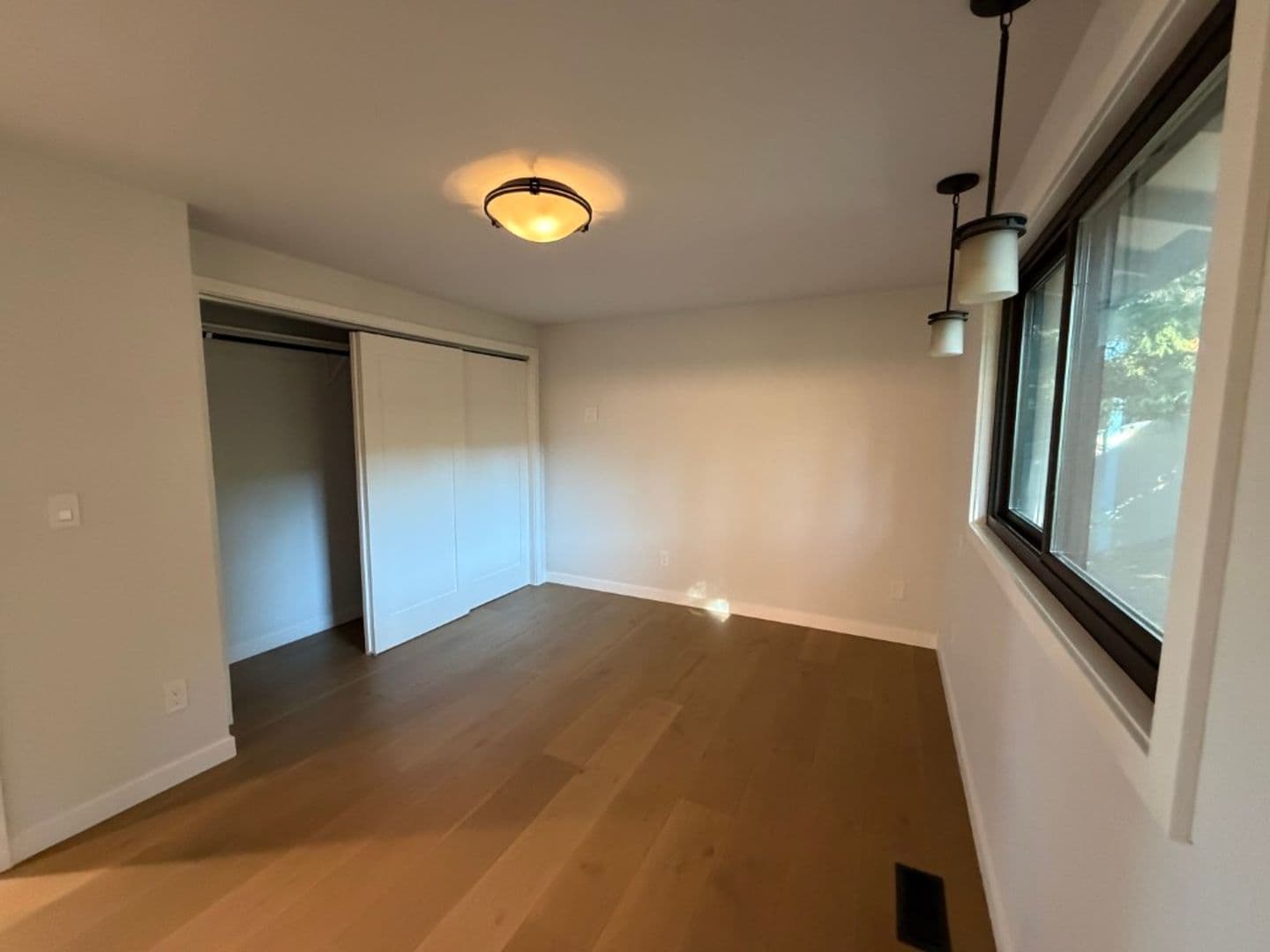 Kirkland House: 11721 NE 75th Place
