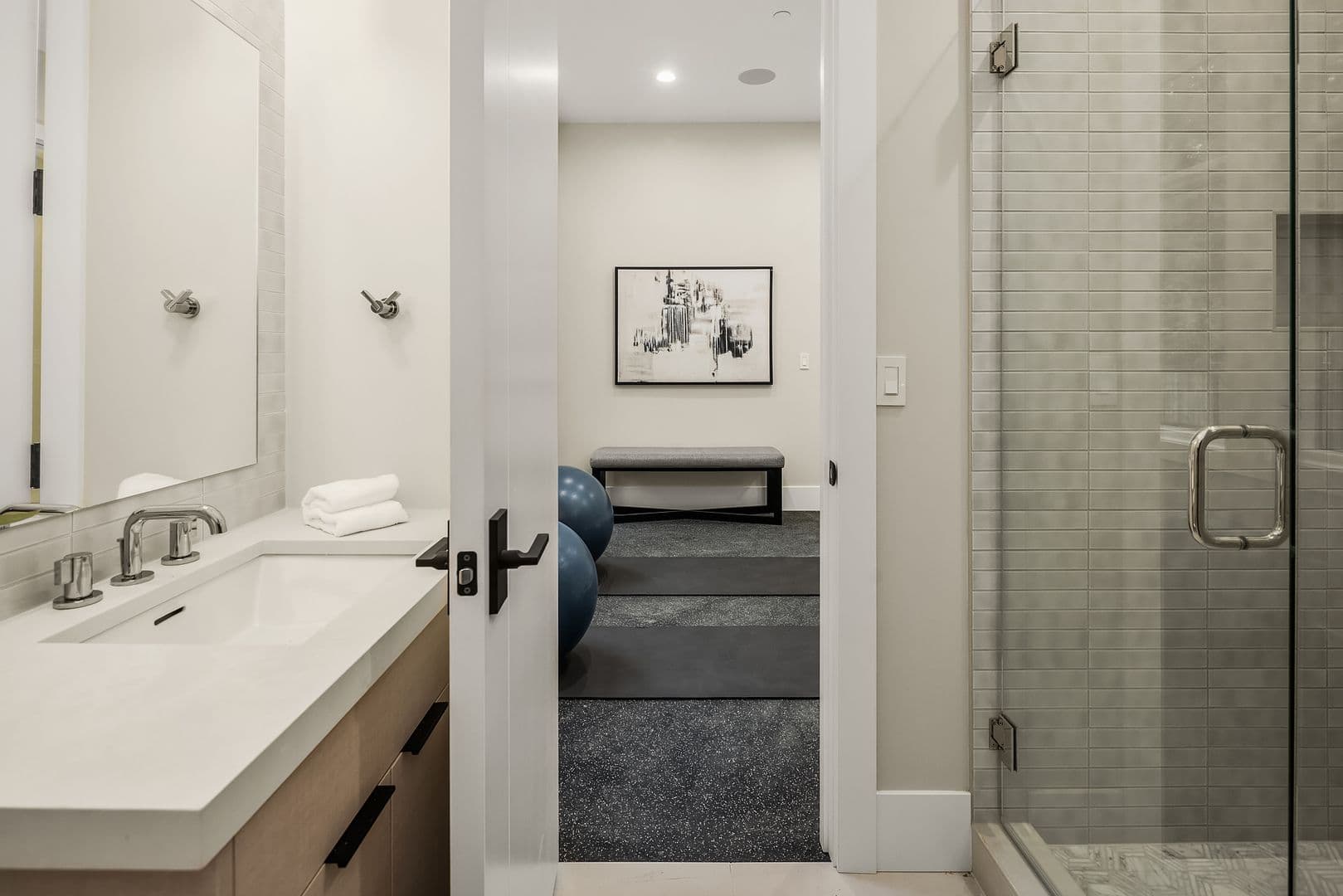 Medina House: 2436 82nd Avenue NE