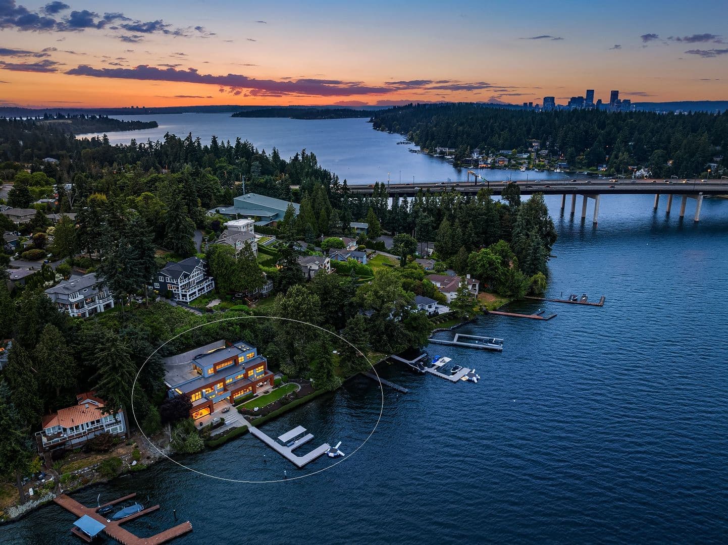 Mercer Island House: 3840 E Mercer Way