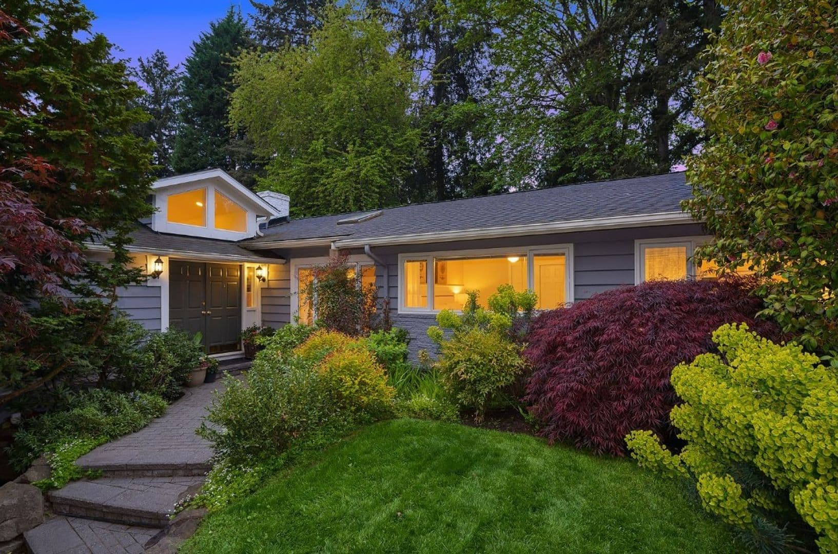 Medina House: 2647 80th Ave NE