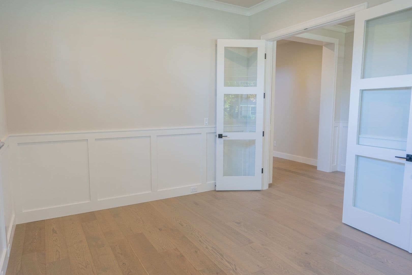 Kirkland House: 10420 NE 112th St