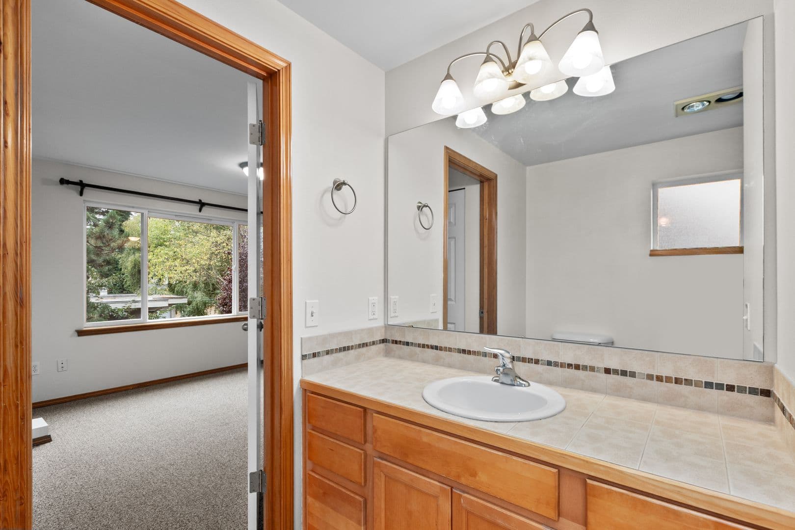 Seattle Townhome: 12041 33rd Ave NE #A