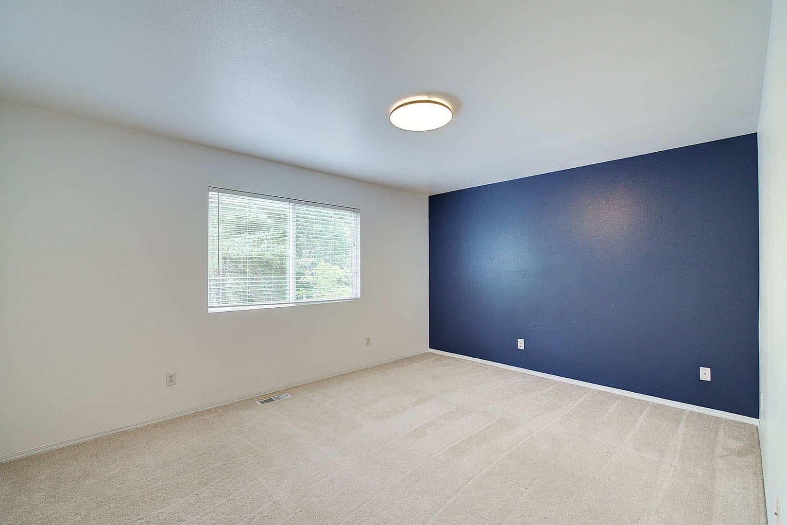 Everett House: 4919 148th Place SE