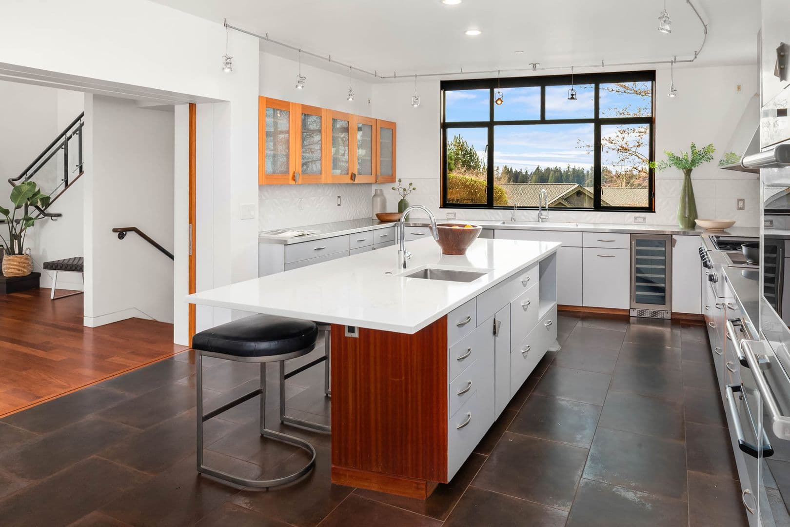 Yarrow Point House: 4218 92nd Avenue NE
