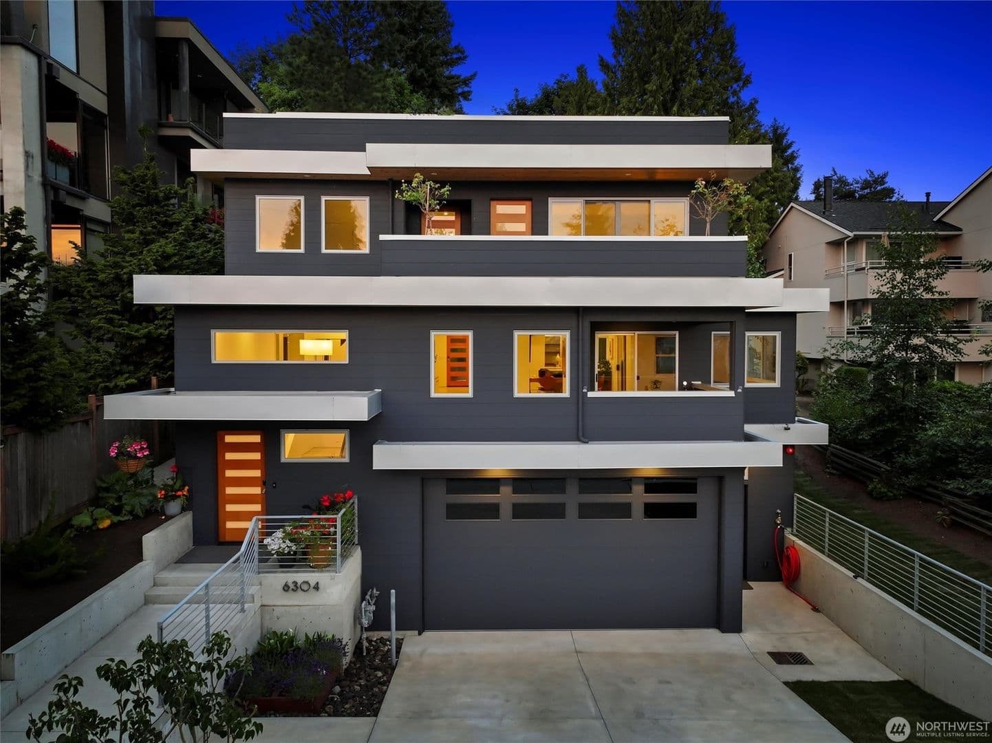 Kirkland House: 6304 Lakeview Drive